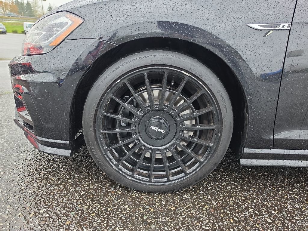 2019 Volkswagen Golf R 2.0T w/DCC & Navigation