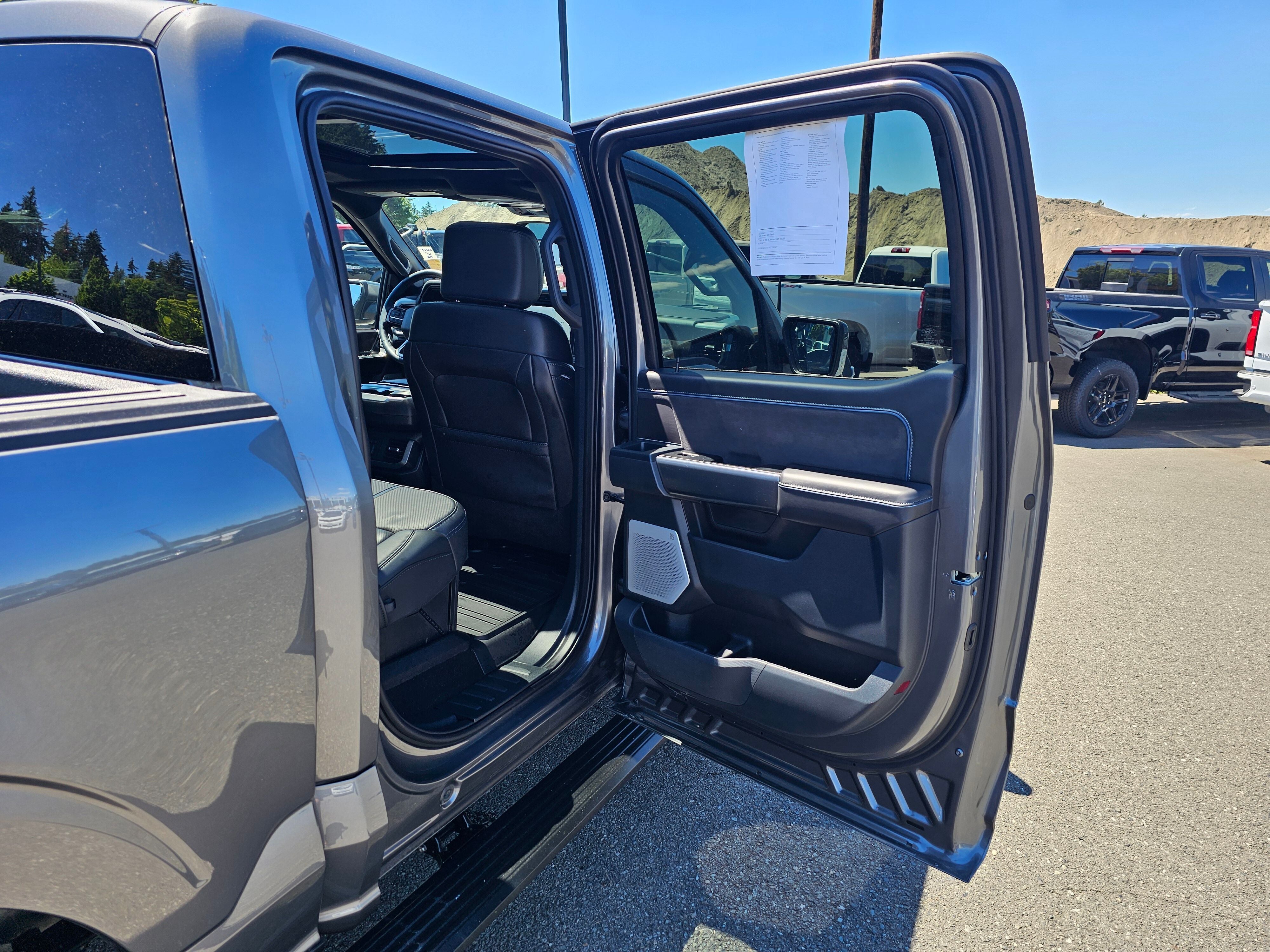 2025 Ford F-150 Platinum