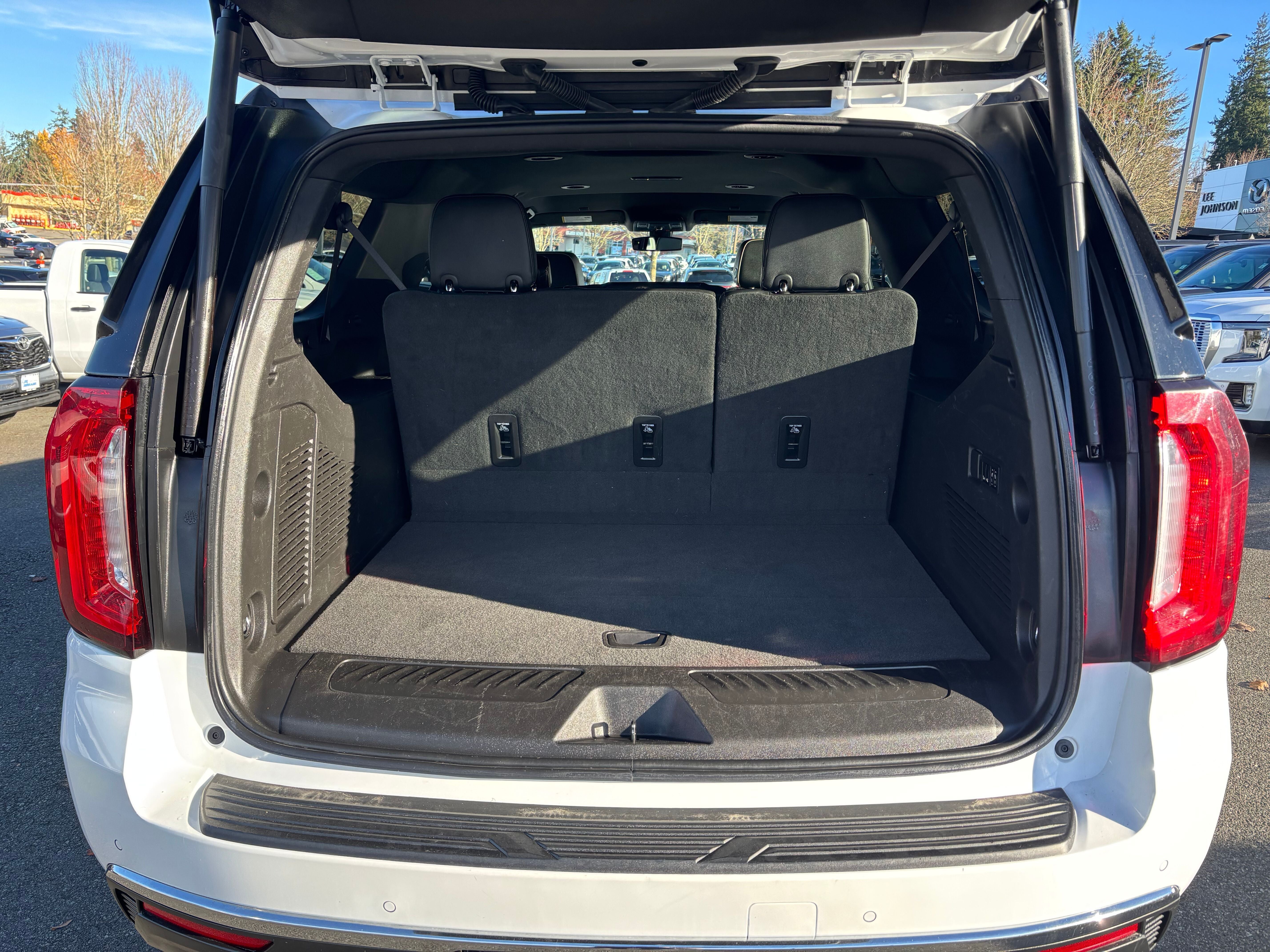 2022 GMC Yukon XL SLT