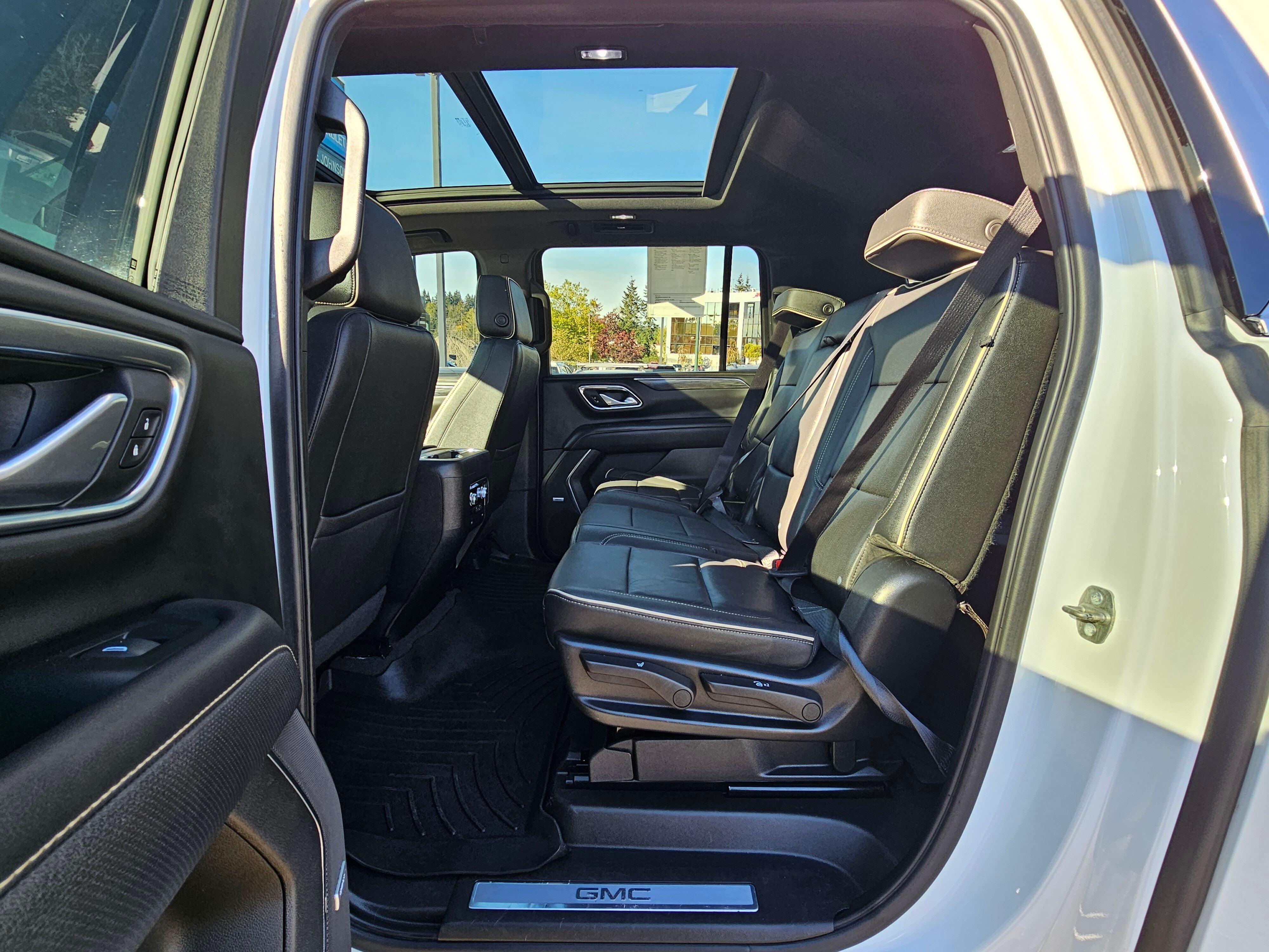 2022 GMC Yukon XL SLT