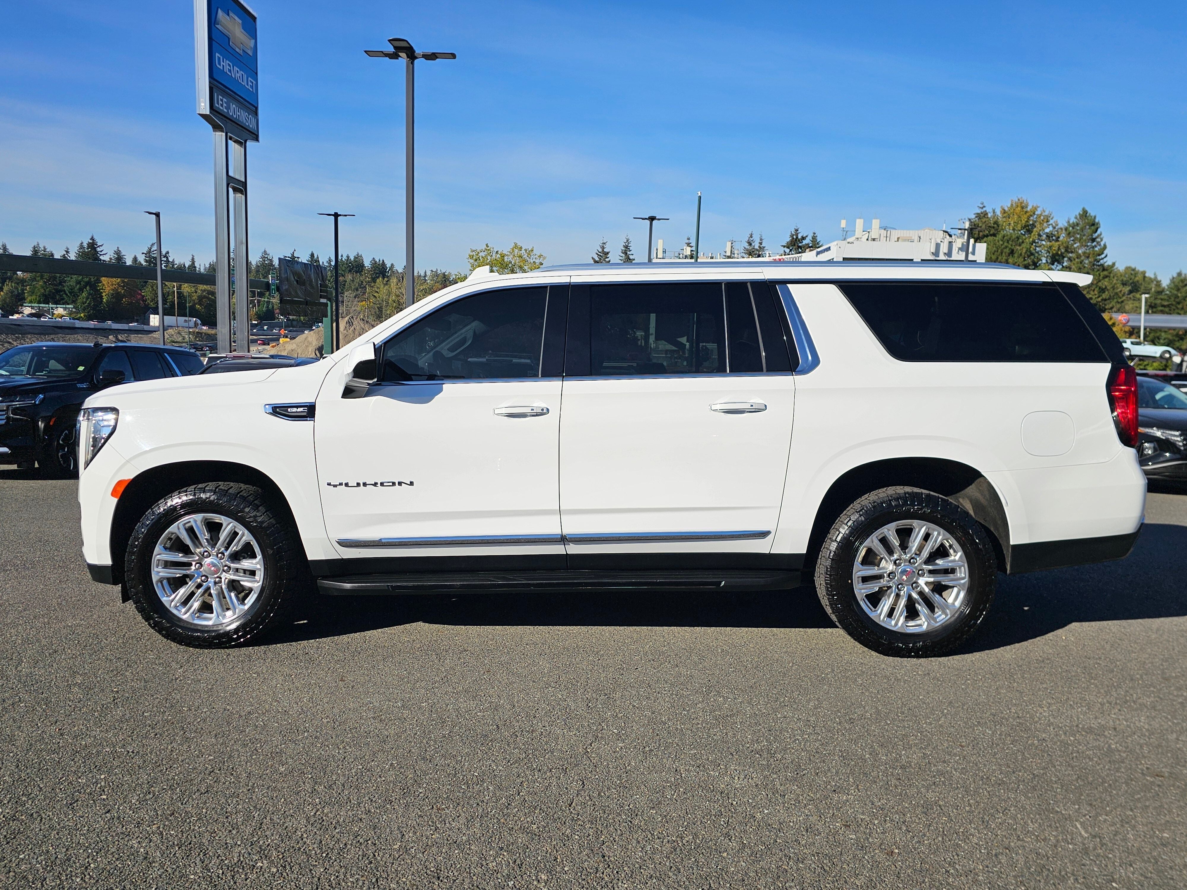 2022 GMC Yukon XL SLT
