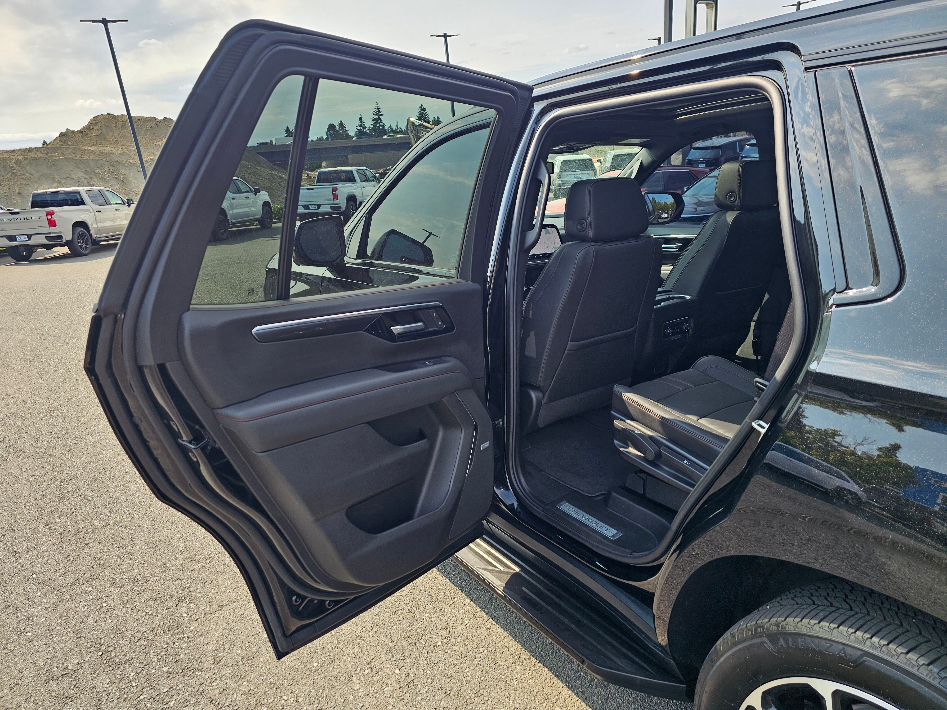 2025 Chevrolet Tahoe RST