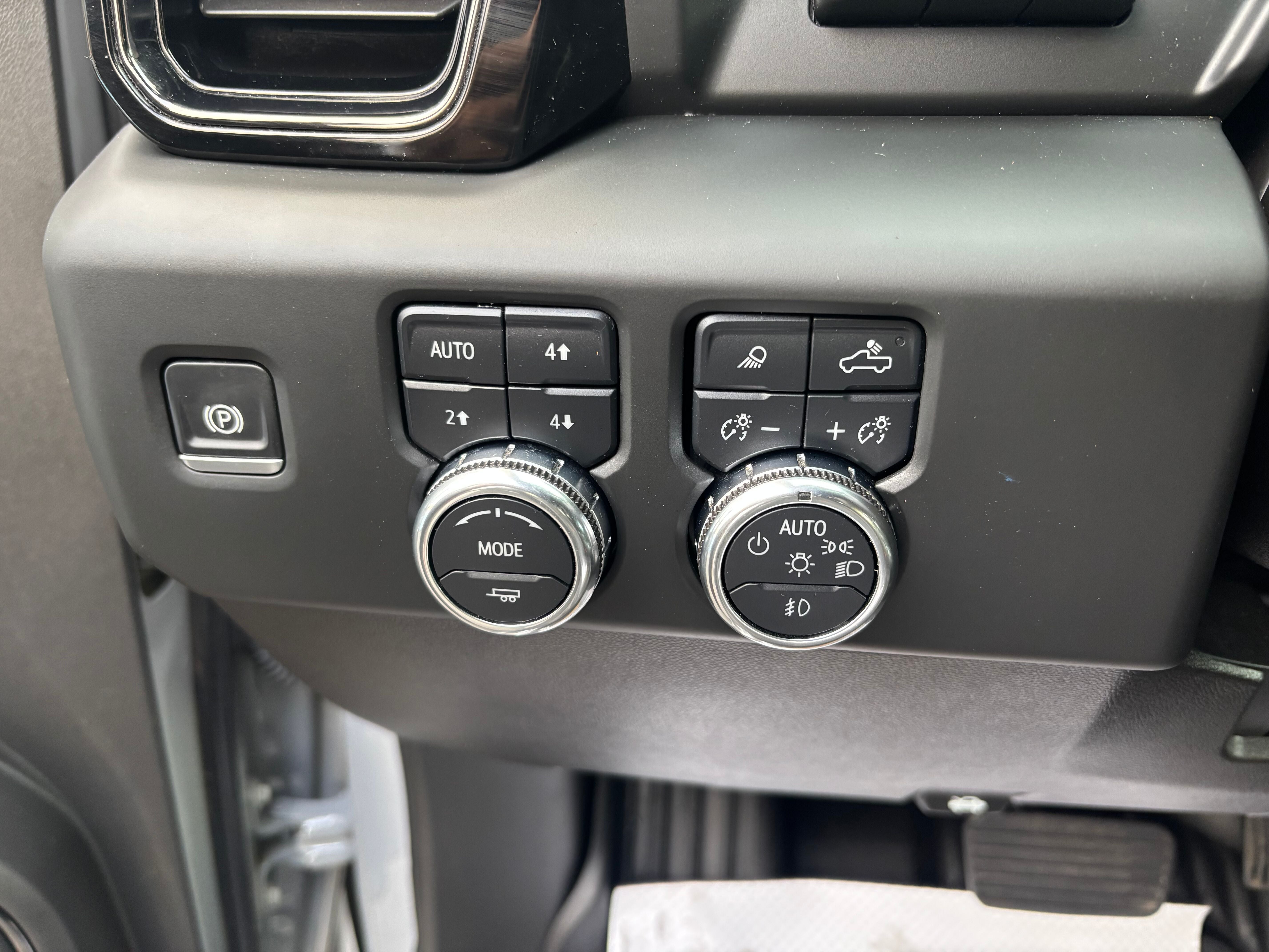 2025 GMC Sierra 3500 HD AT4