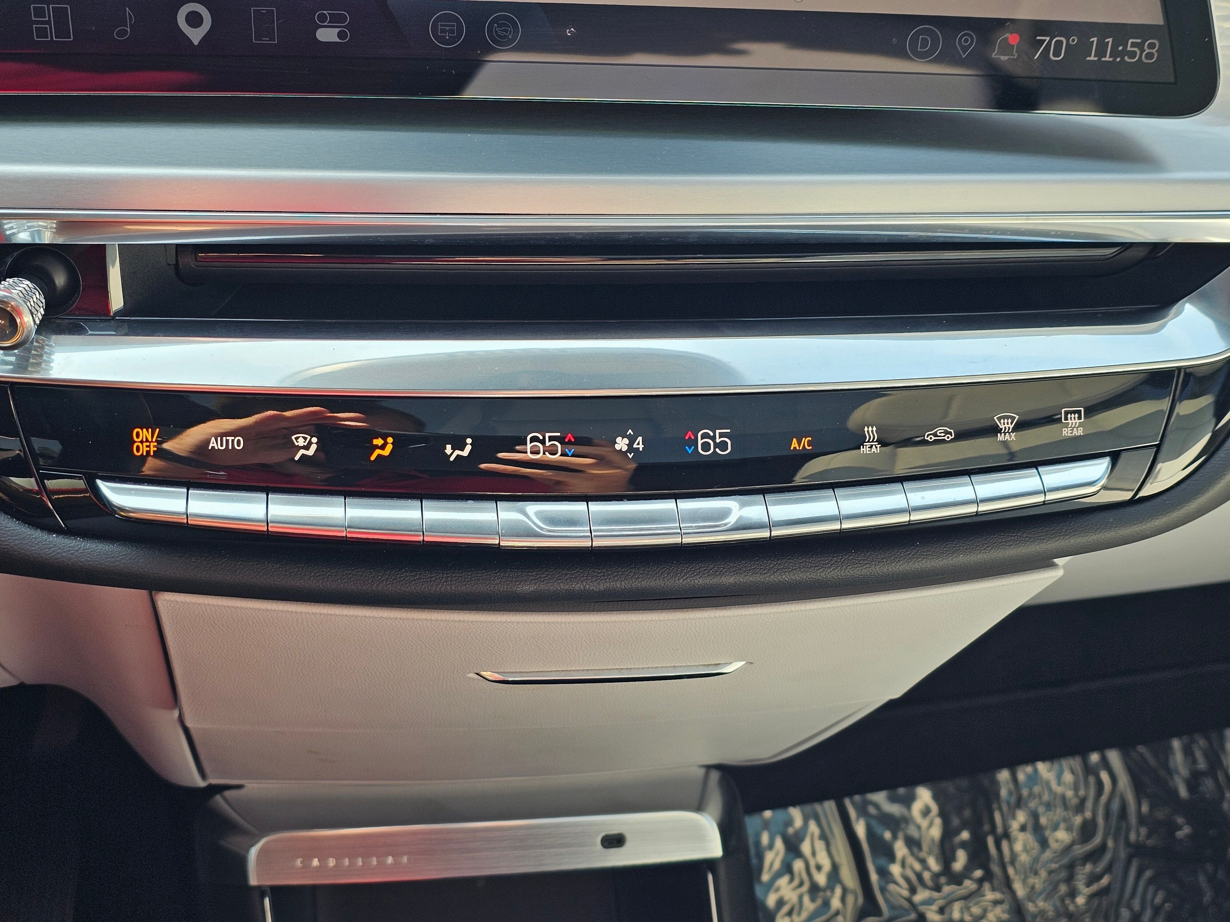 2024 Cadillac LYRIQ Luxury 1