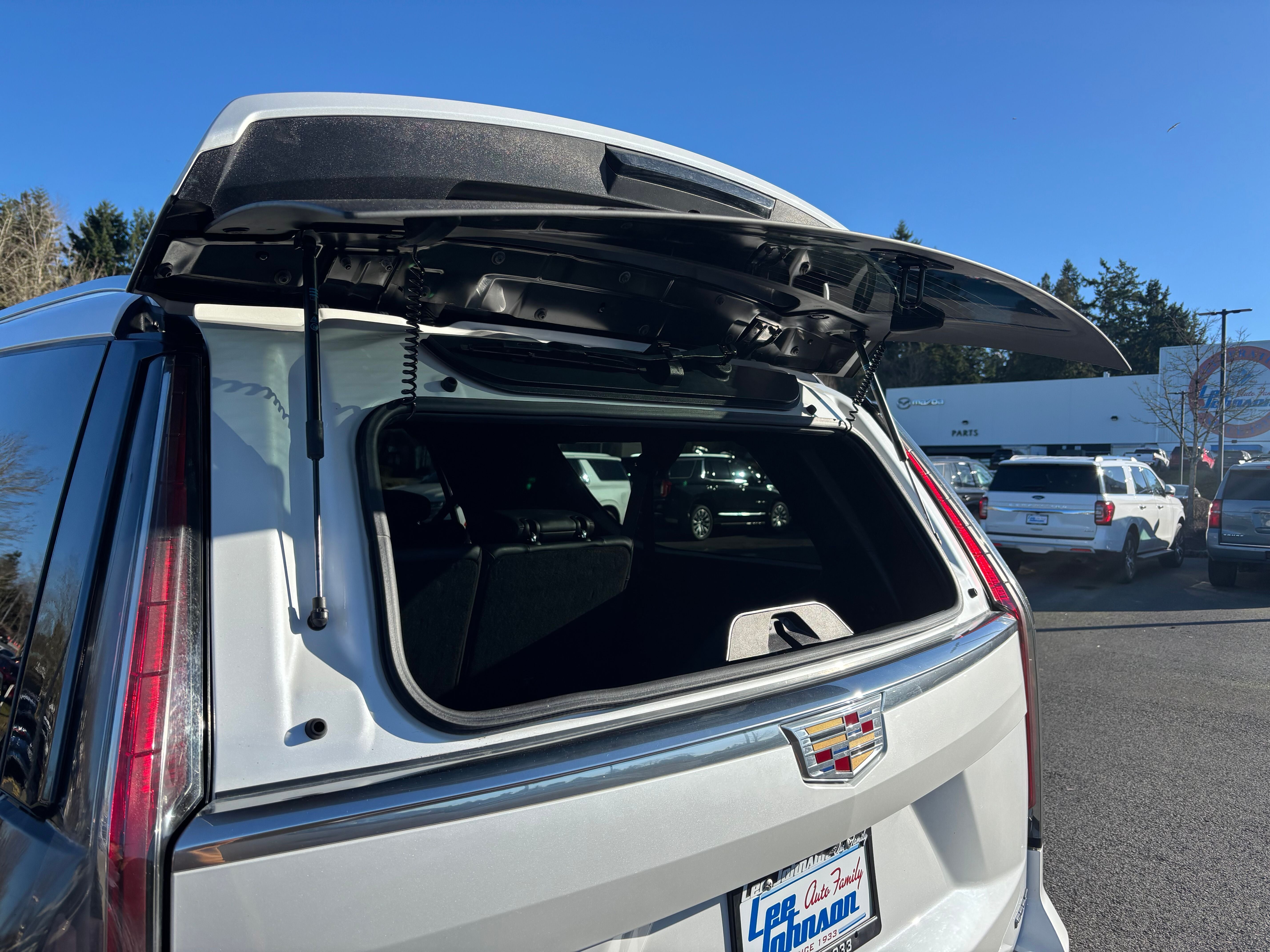 2024 Cadillac Escalade ESV Luxury