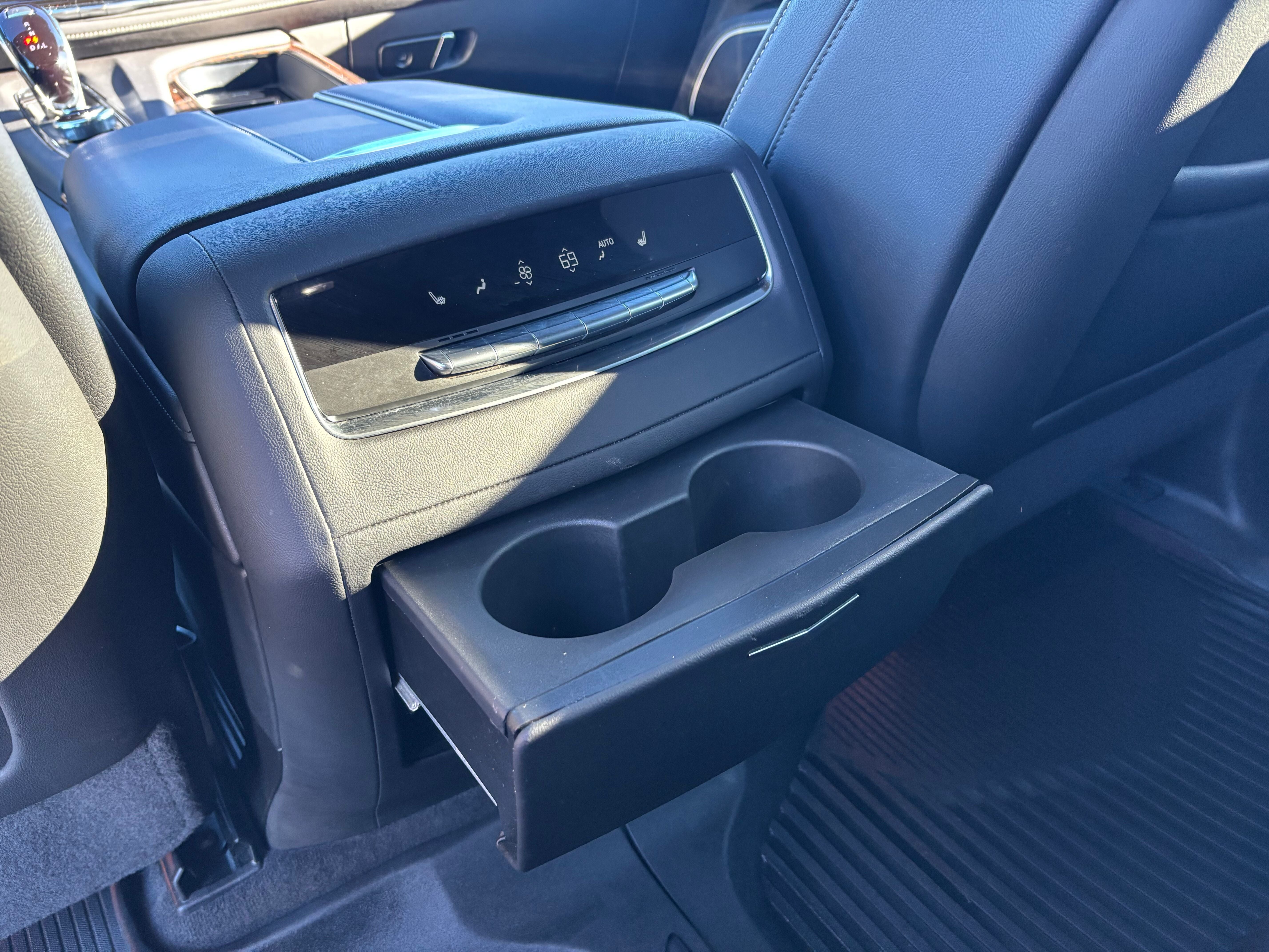 2024 Cadillac Escalade ESV Luxury