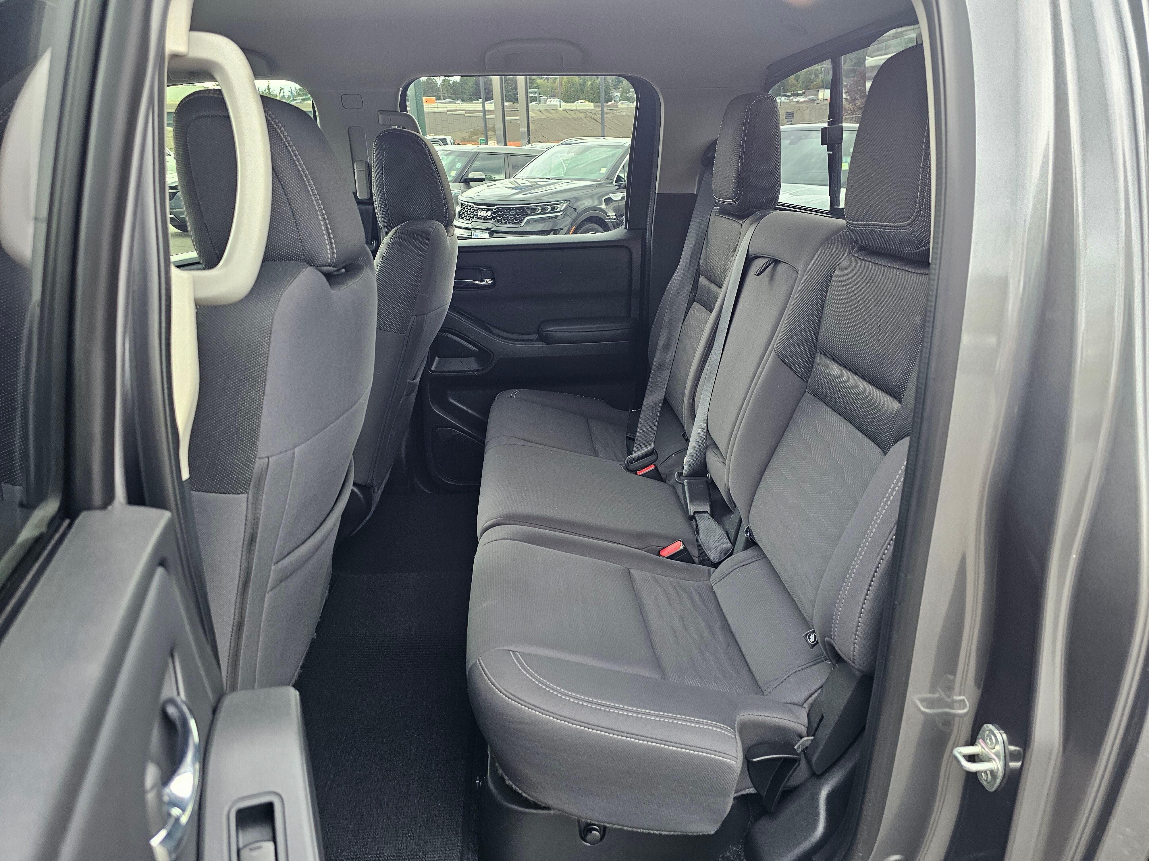 2022 Nissan Frontier Crew Cab SV 4x4