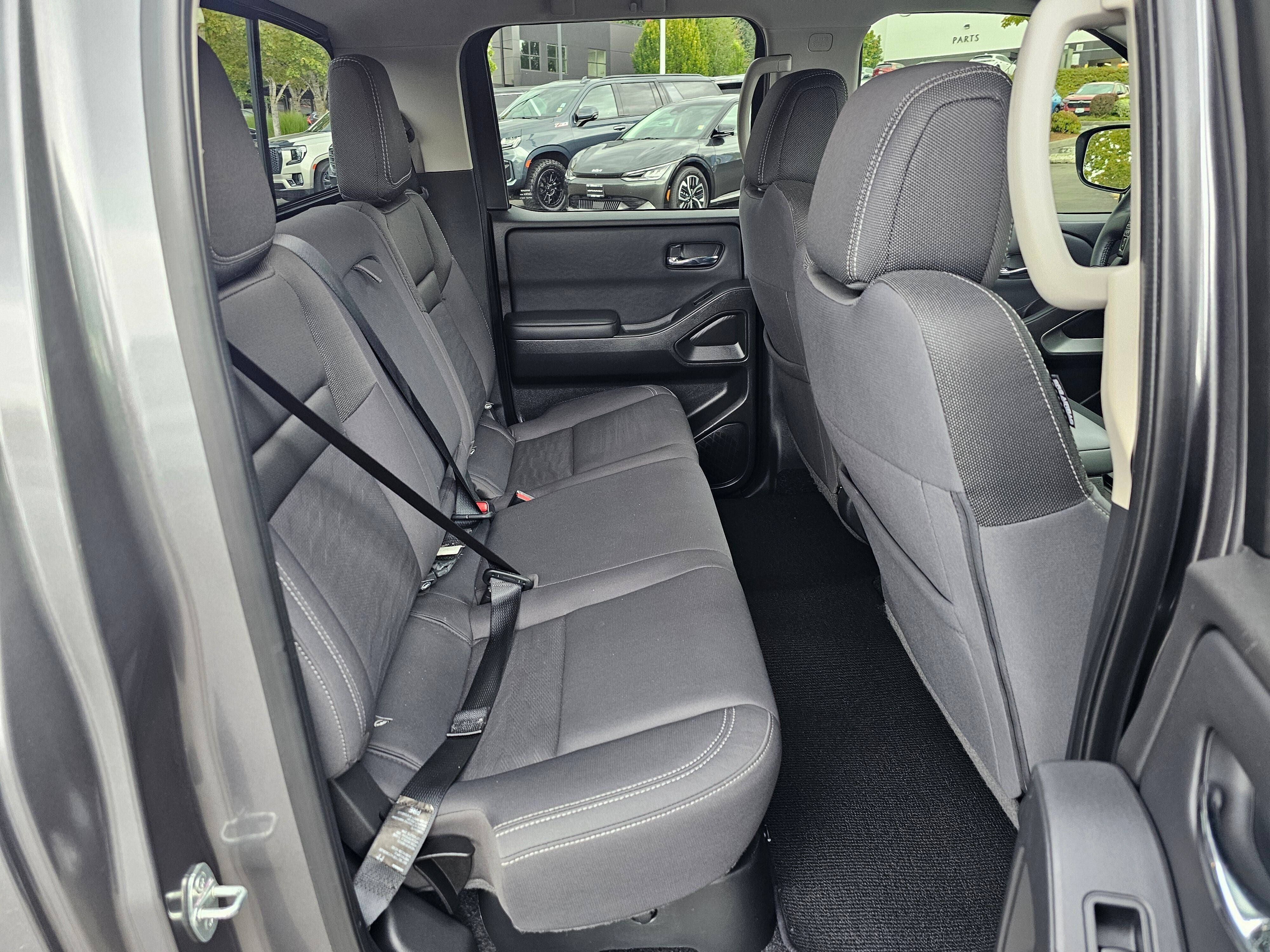 2022 Nissan Frontier Crew Cab SV 4x4