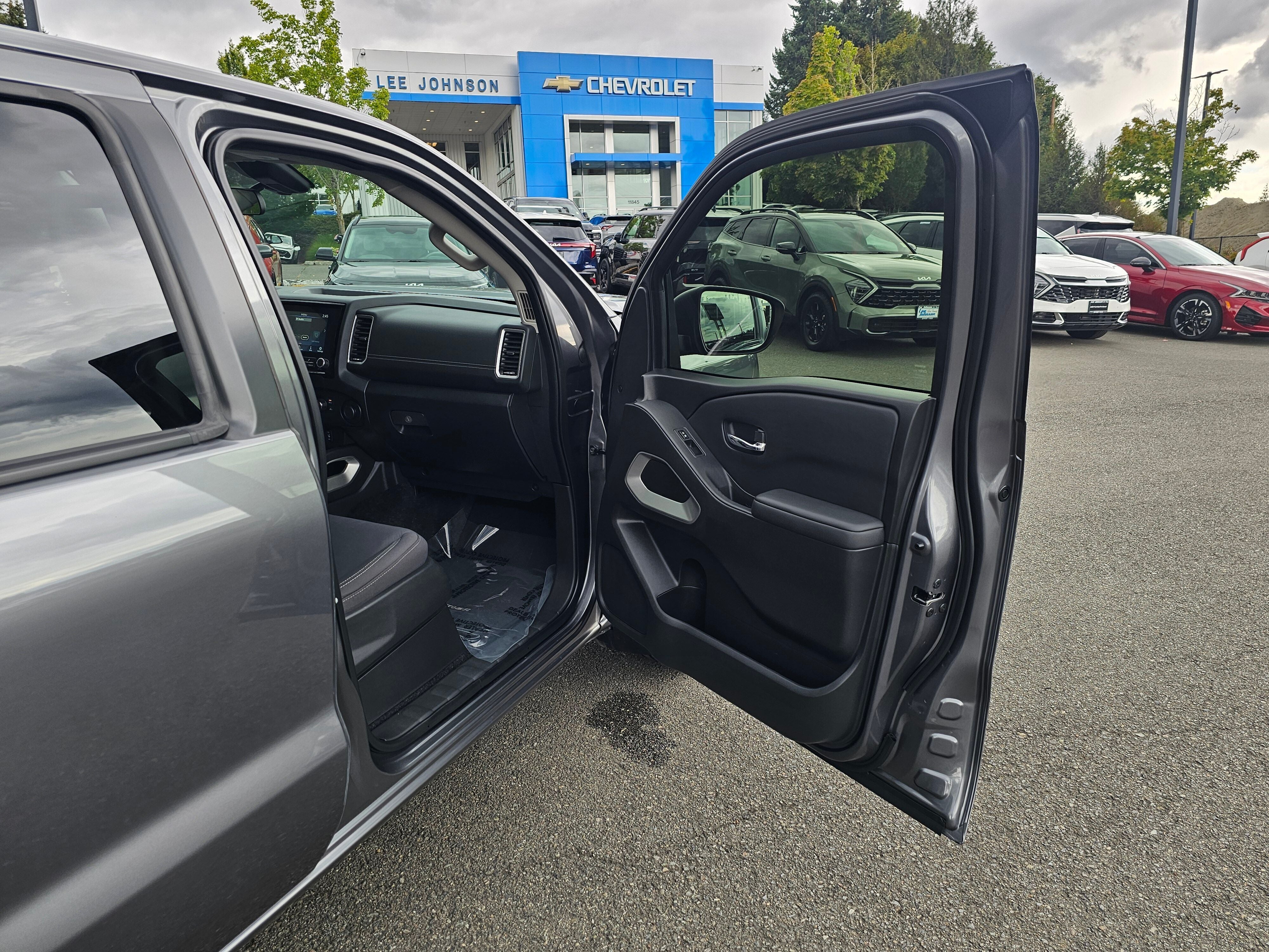 2022 Nissan Frontier Crew Cab SV 4x4