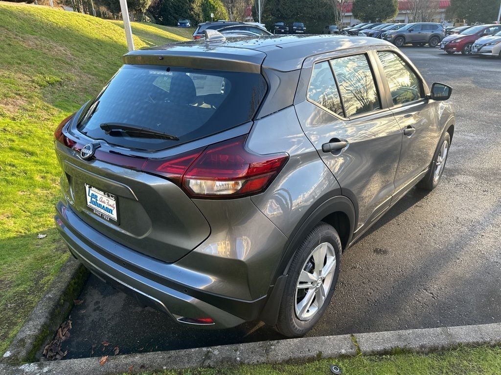 2024 Nissan Kicks S