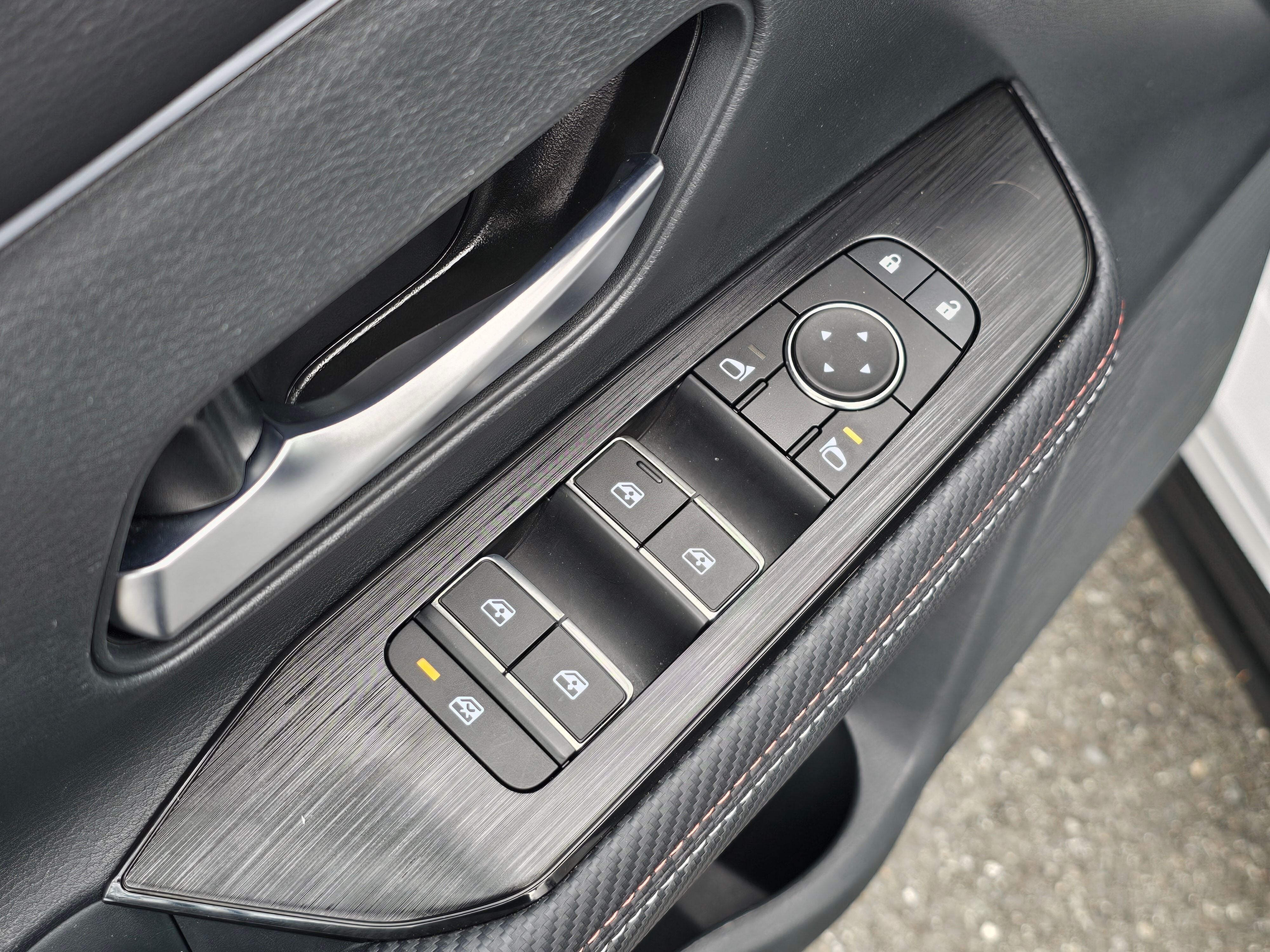 2025 Nissan Kicks SR Intelligent AWD