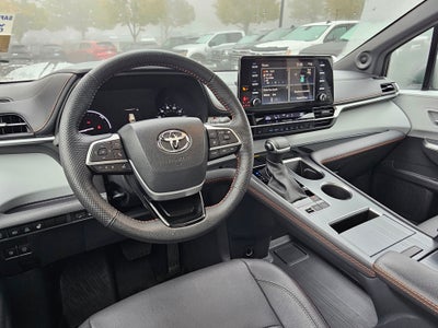 2023 Toyota Sienna LE