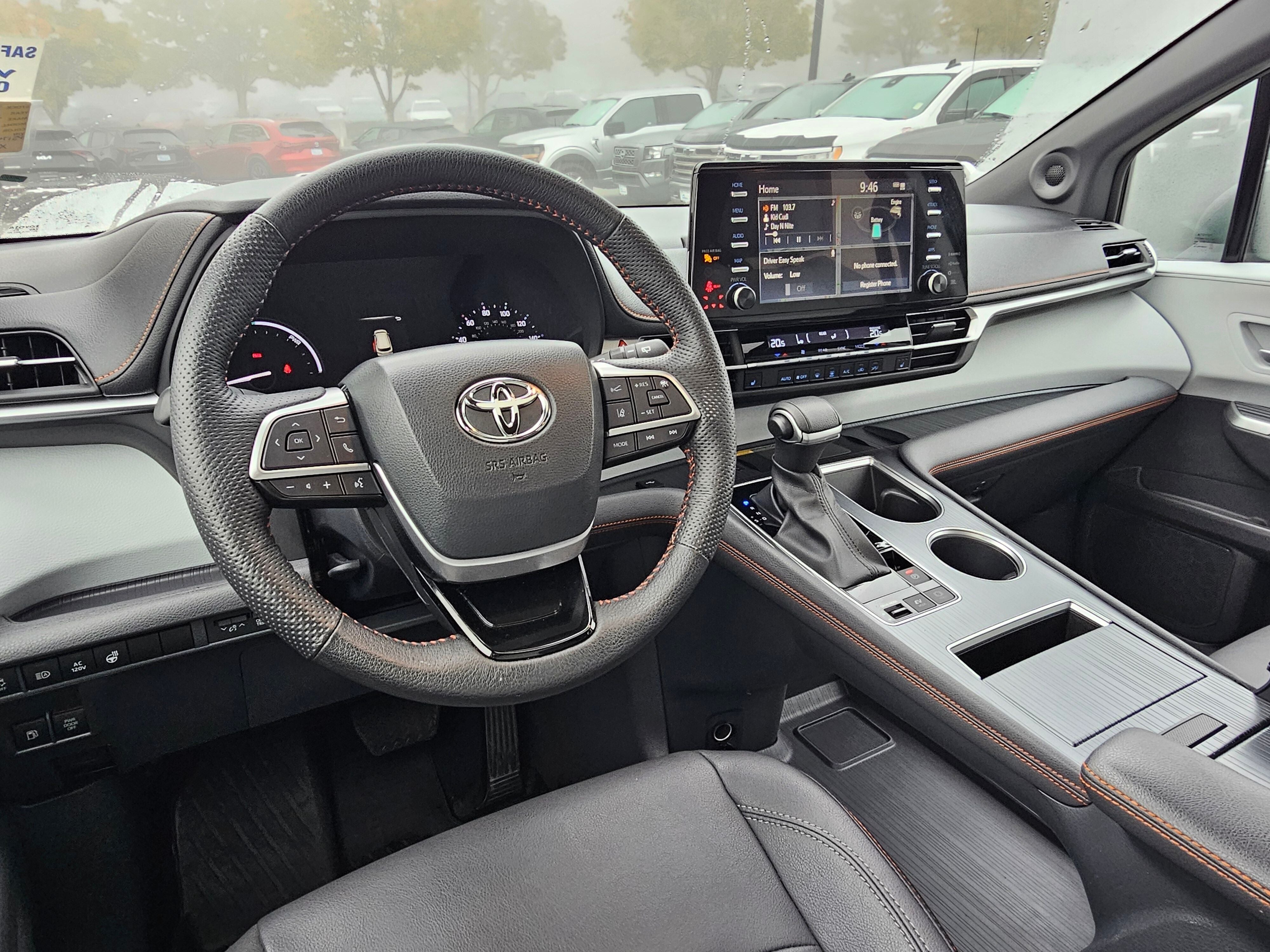 2023 Toyota Sienna LE