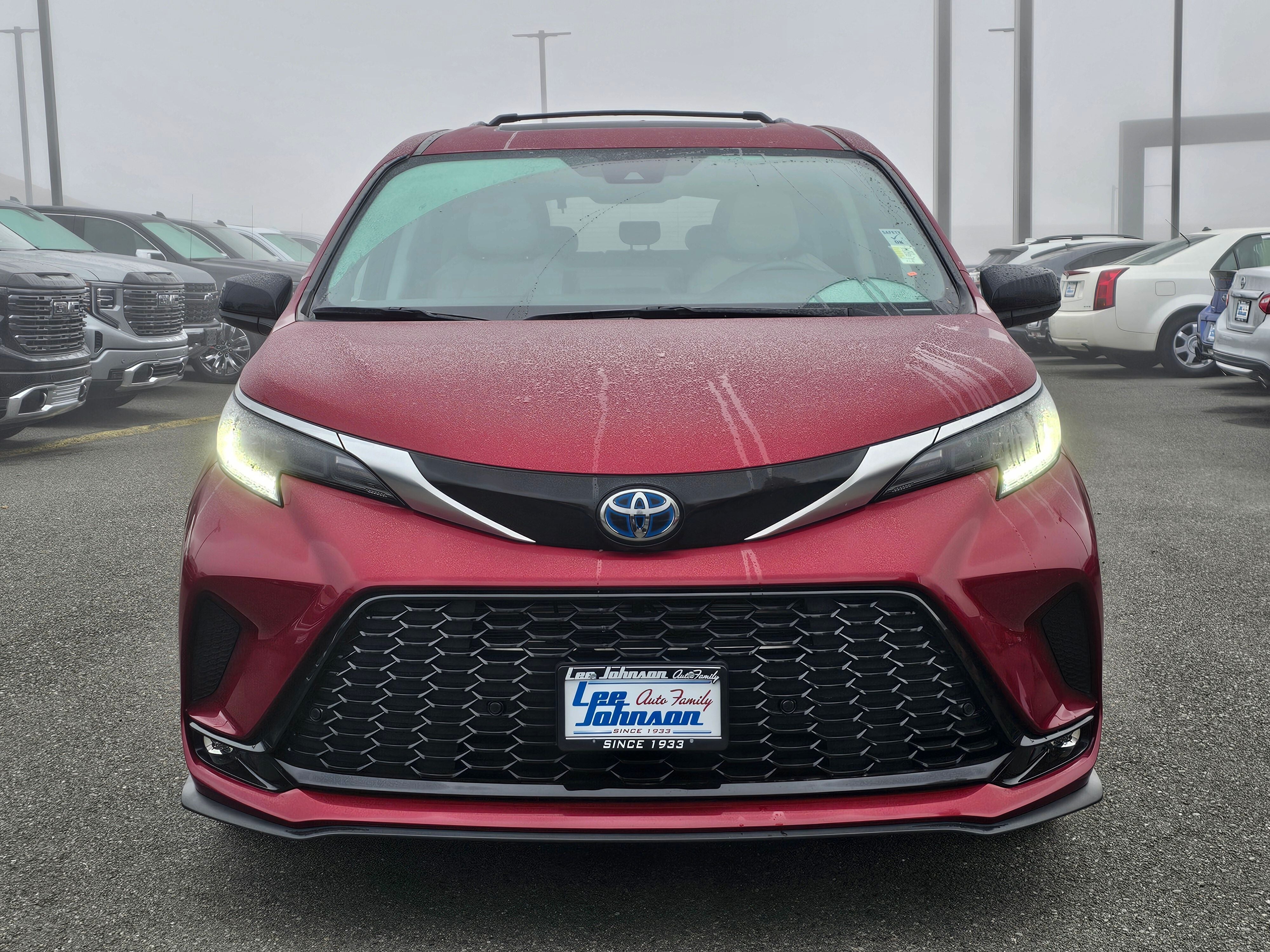 2023 Toyota Sienna LE