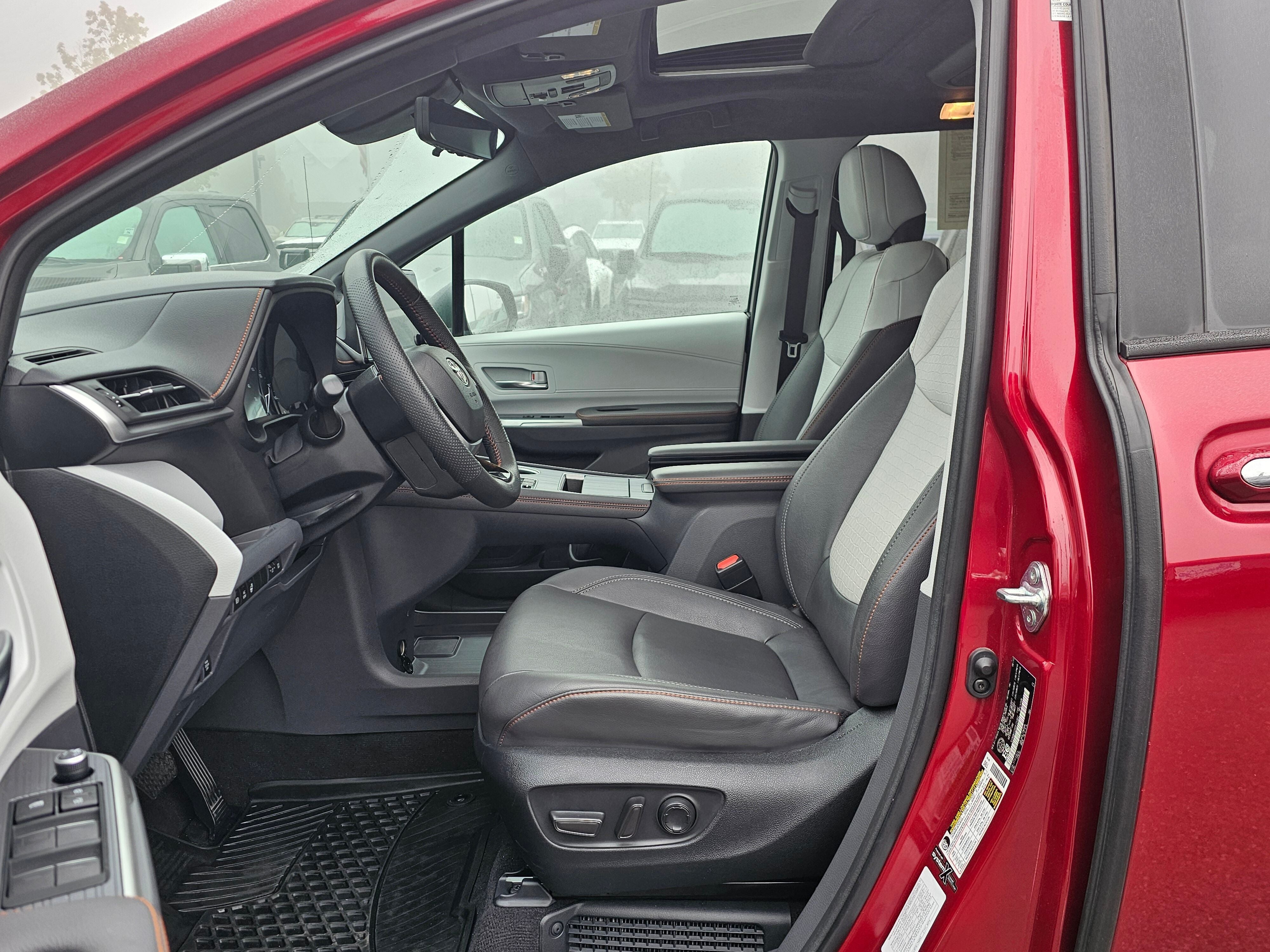 2023 Toyota Sienna LE