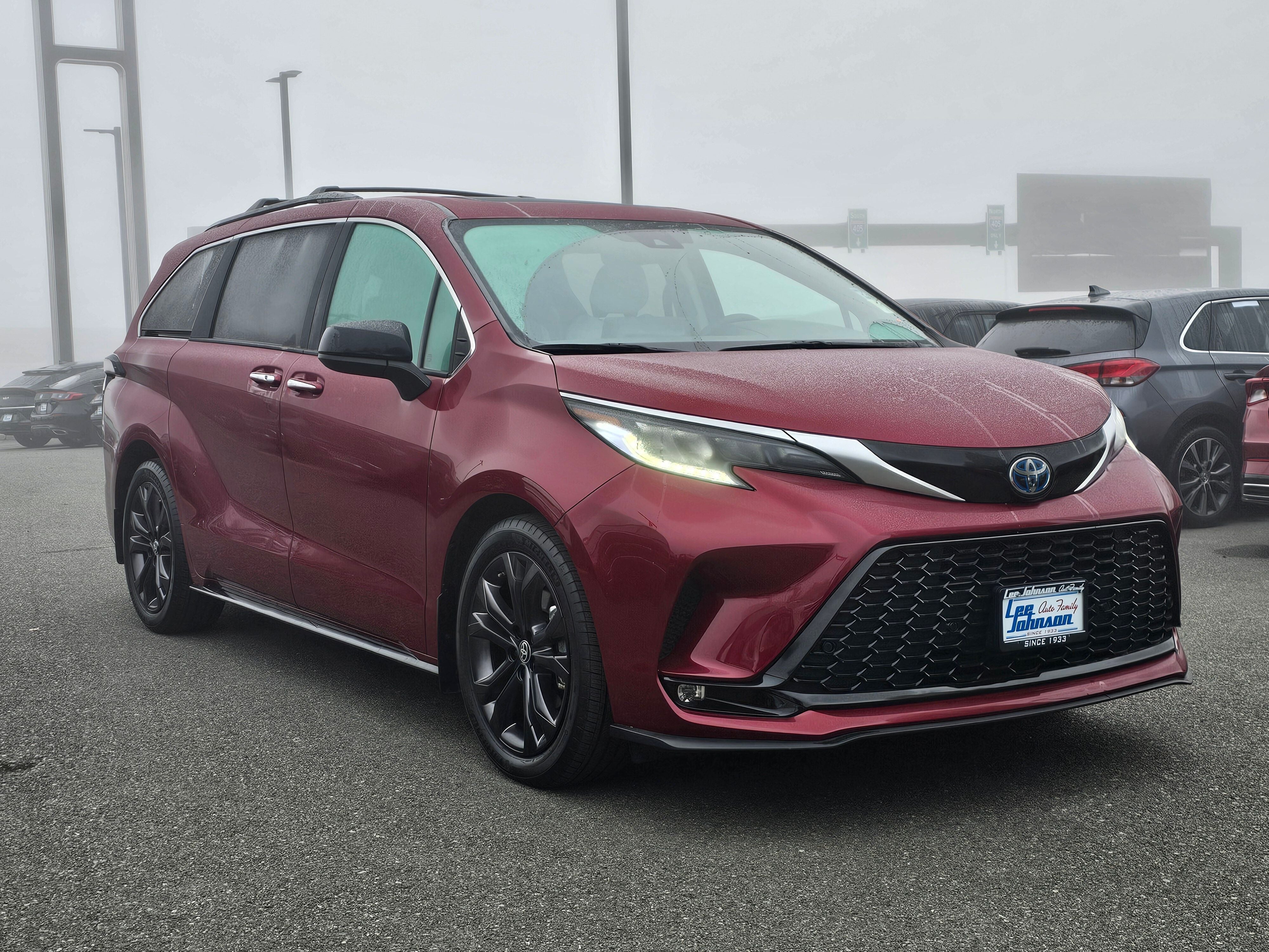 2023 Toyota Sienna LE