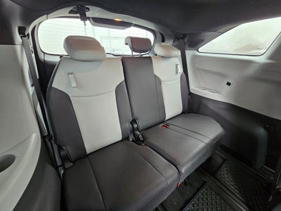 2023 Toyota Sienna LE