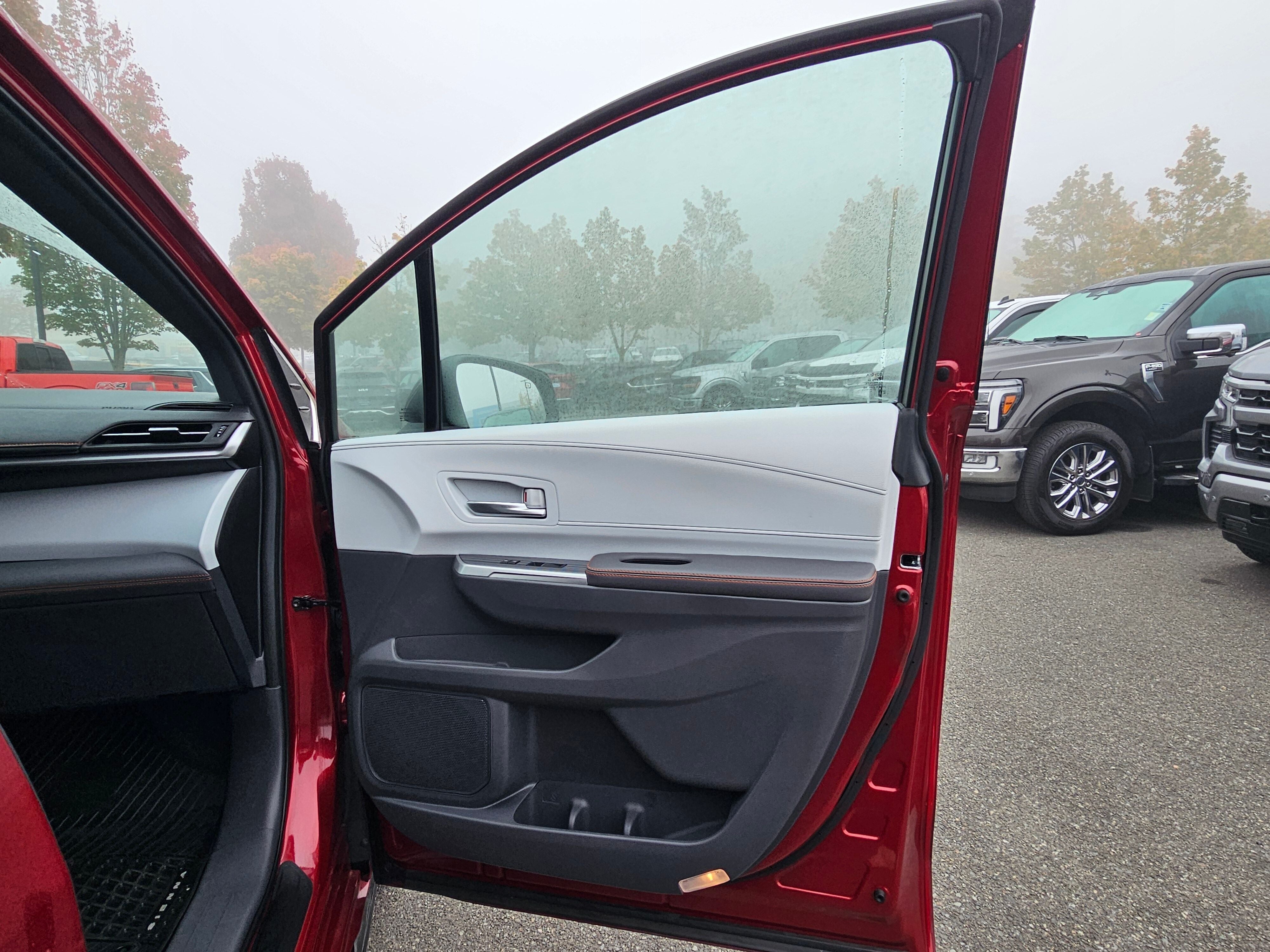 2023 Toyota Sienna LE