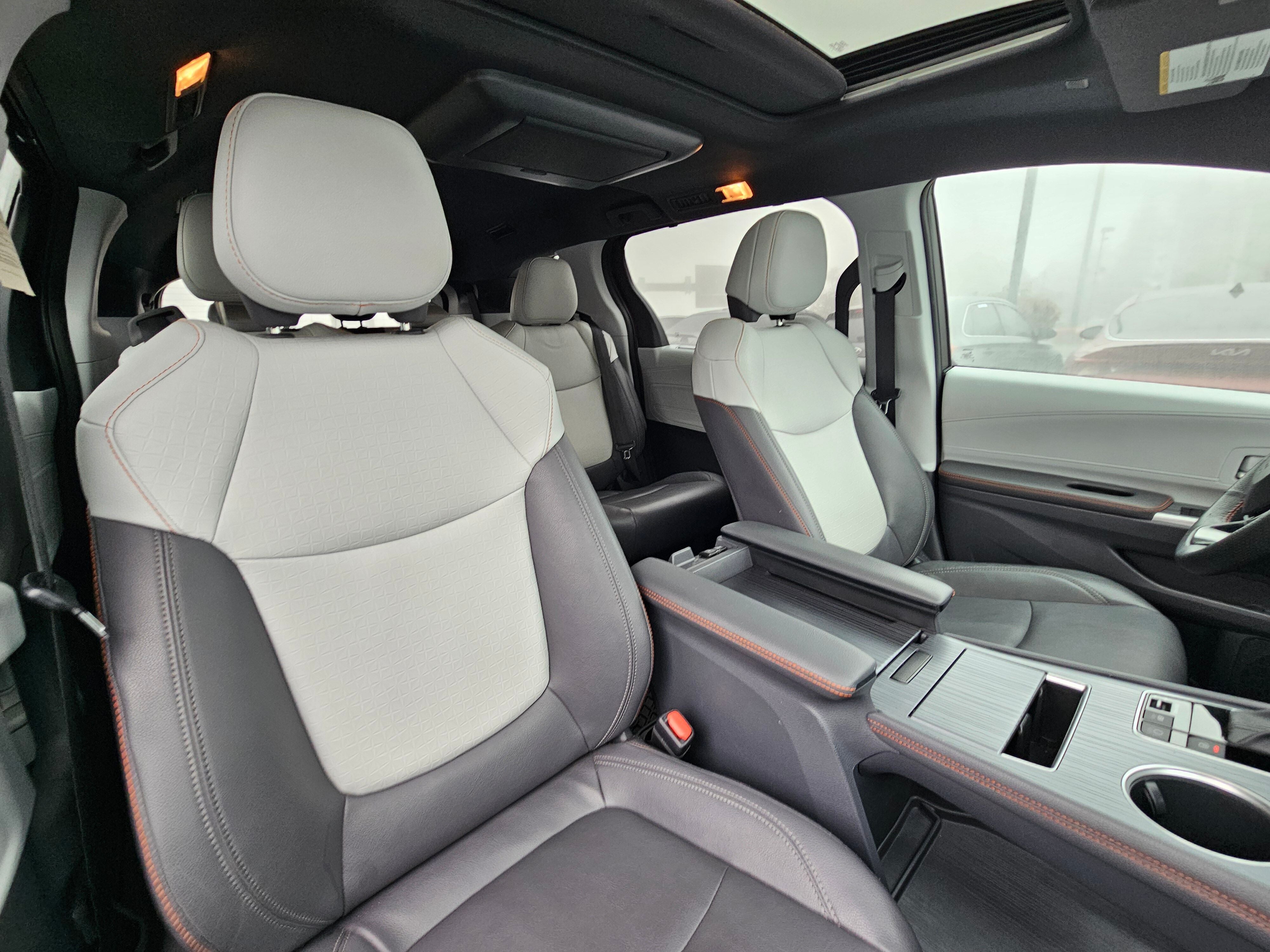 2023 Toyota Sienna LE