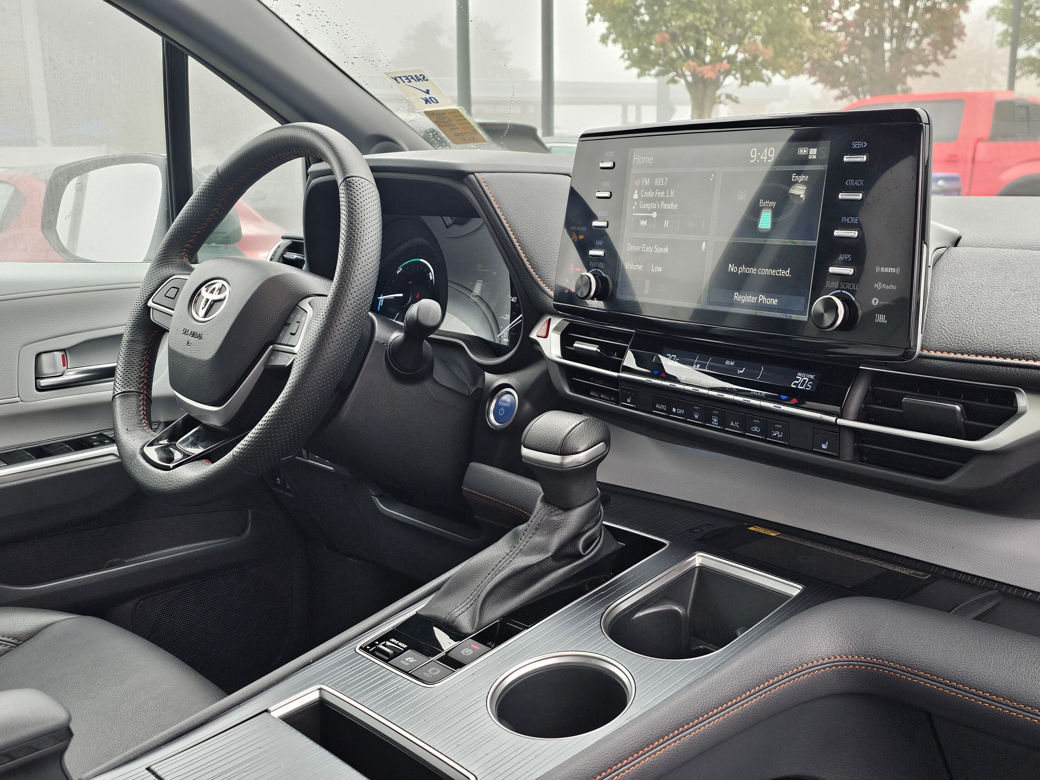 2023 Toyota Sienna LE