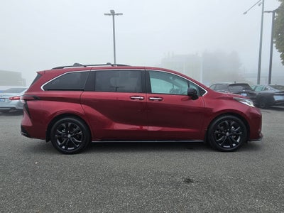 2023 Toyota Sienna LE