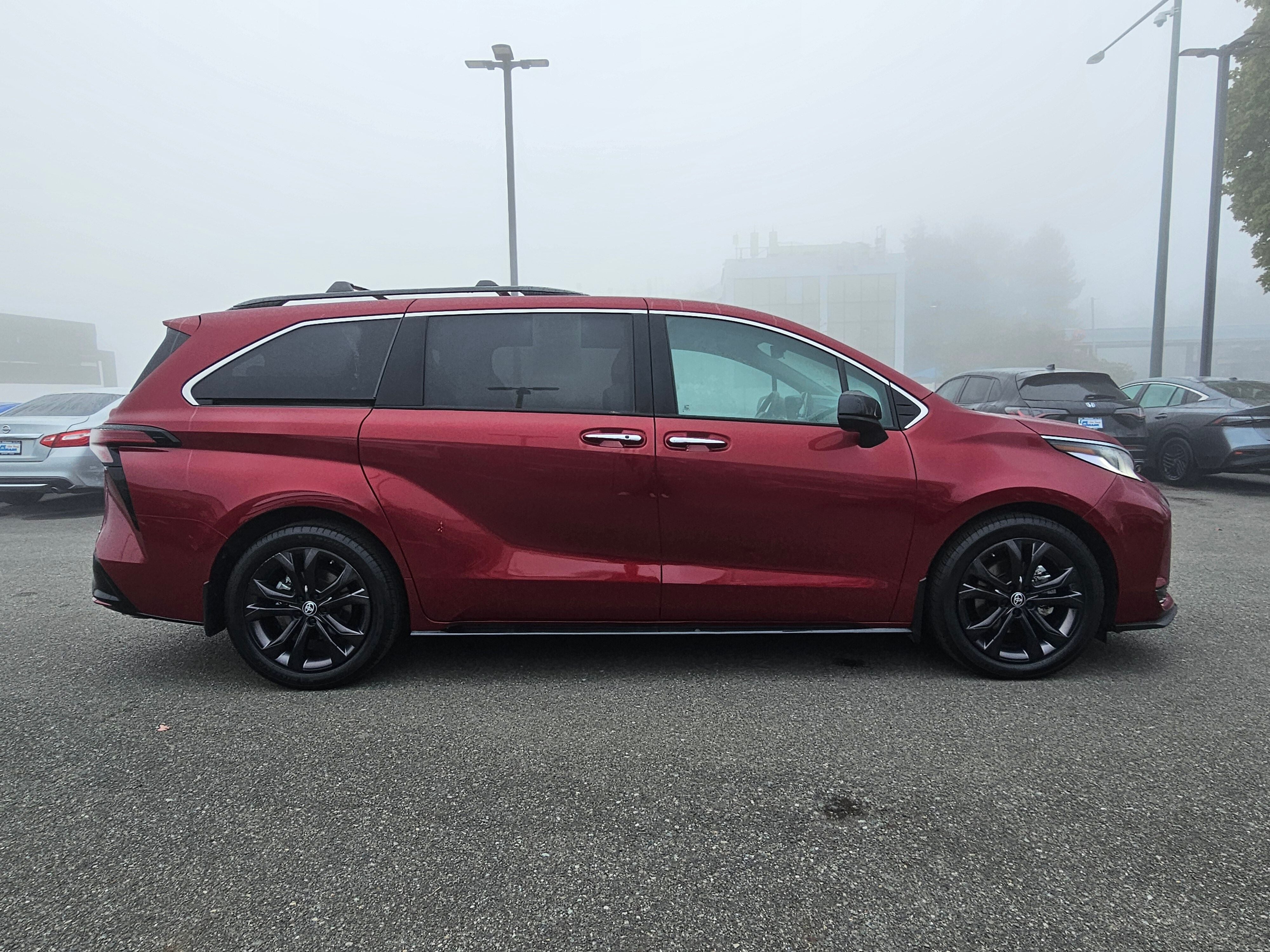 2023 Toyota Sienna LE