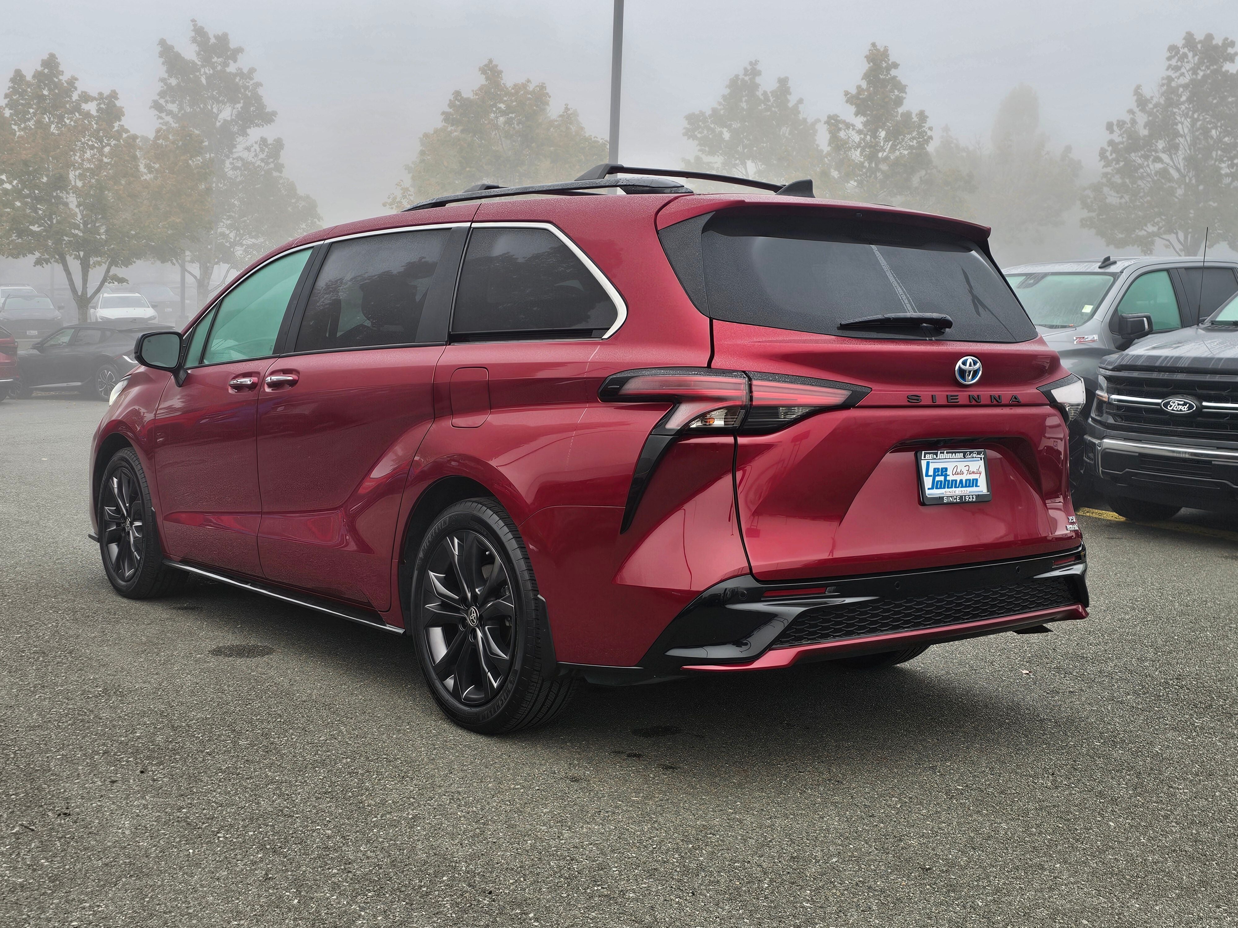 2023 Toyota Sienna LE