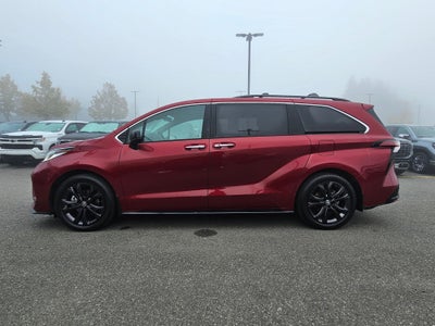 2023 Toyota Sienna LE