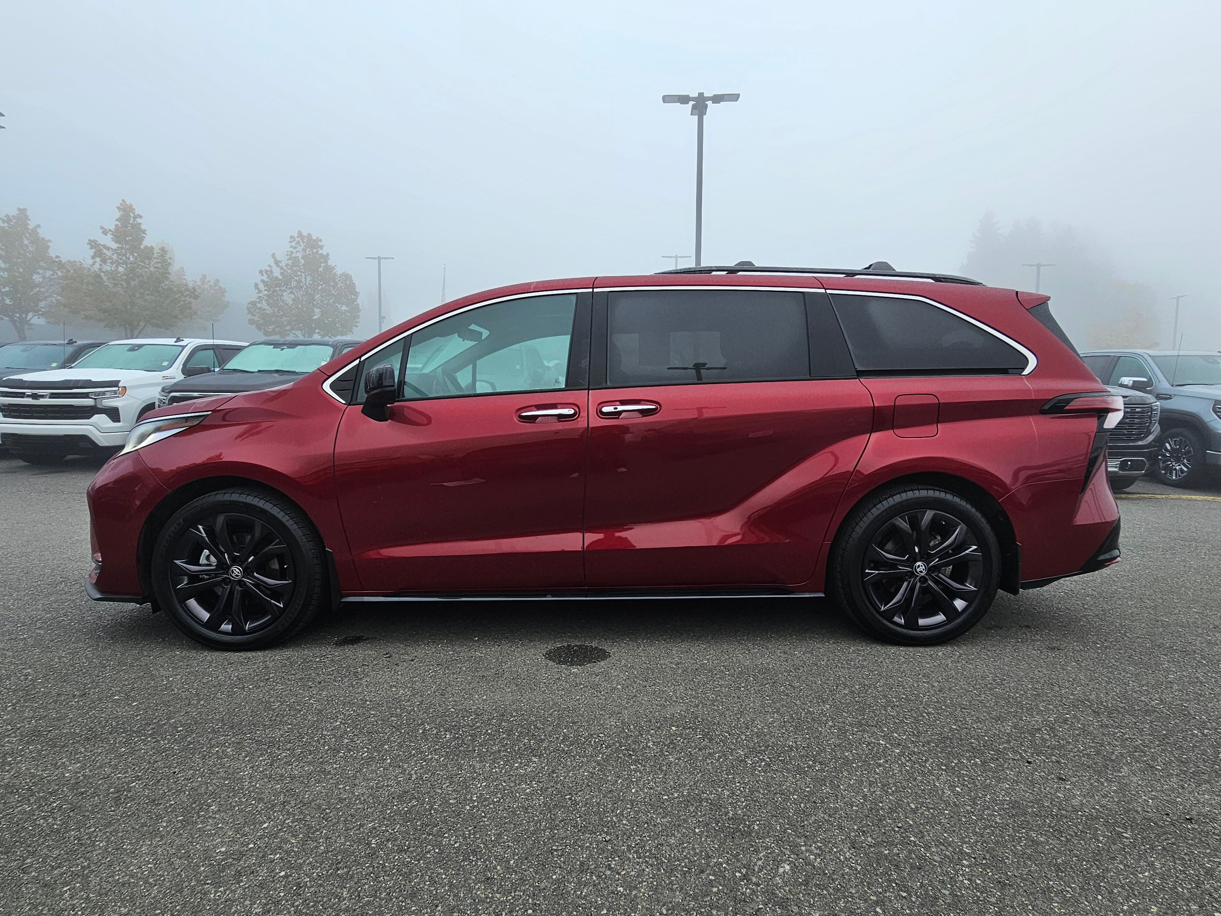 2023 Toyota Sienna LE