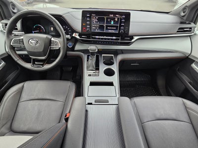 2023 Toyota Sienna LE