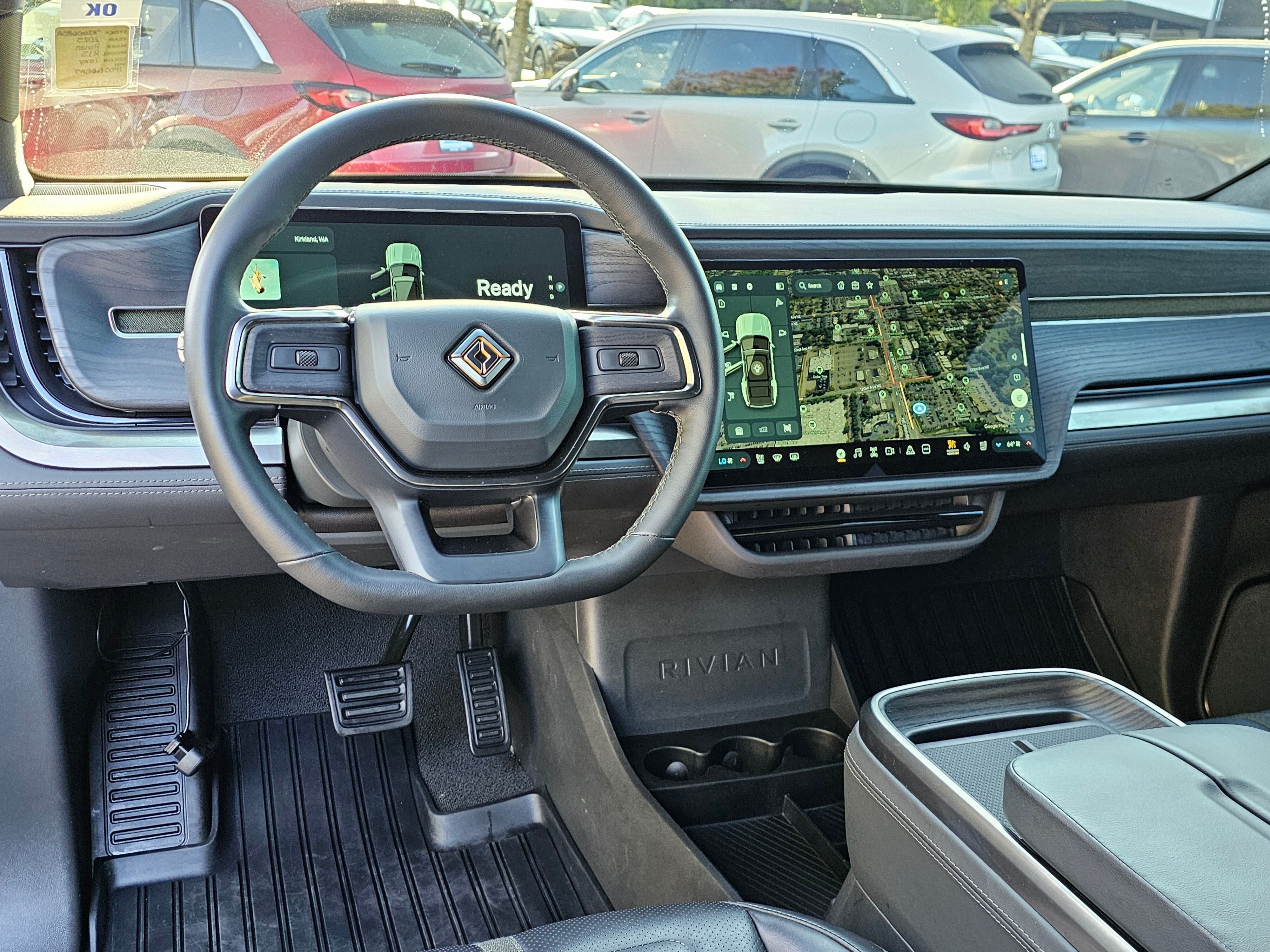 2025 RIVIAN R1S Adventure