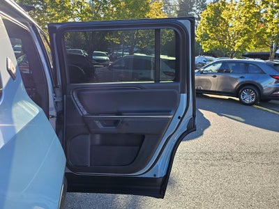 2025 RIVIAN R1S Adventure