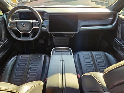 2025 RIVIAN R1S Adventure