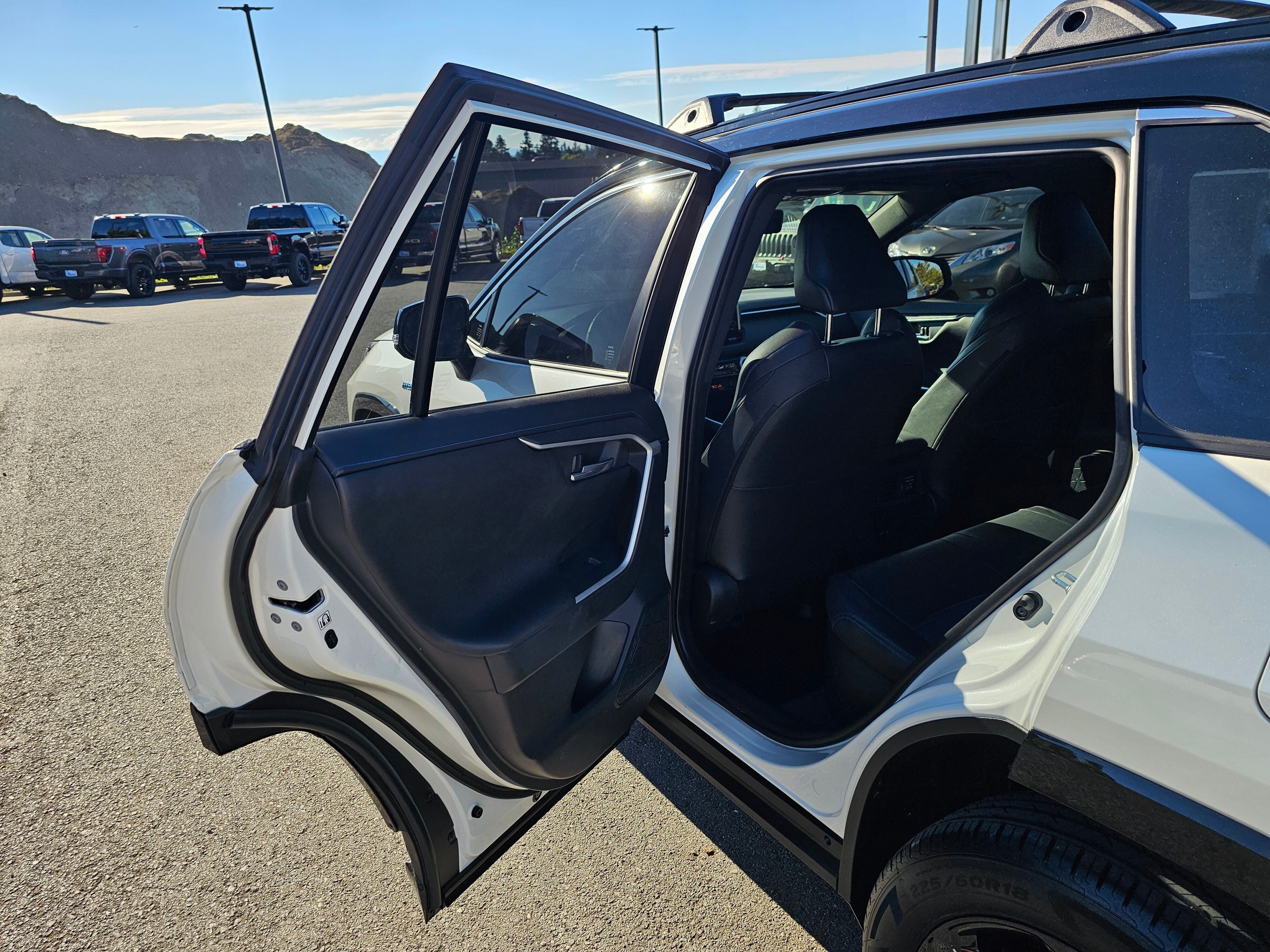 2019 Toyota RAV4 Hybrid XSE