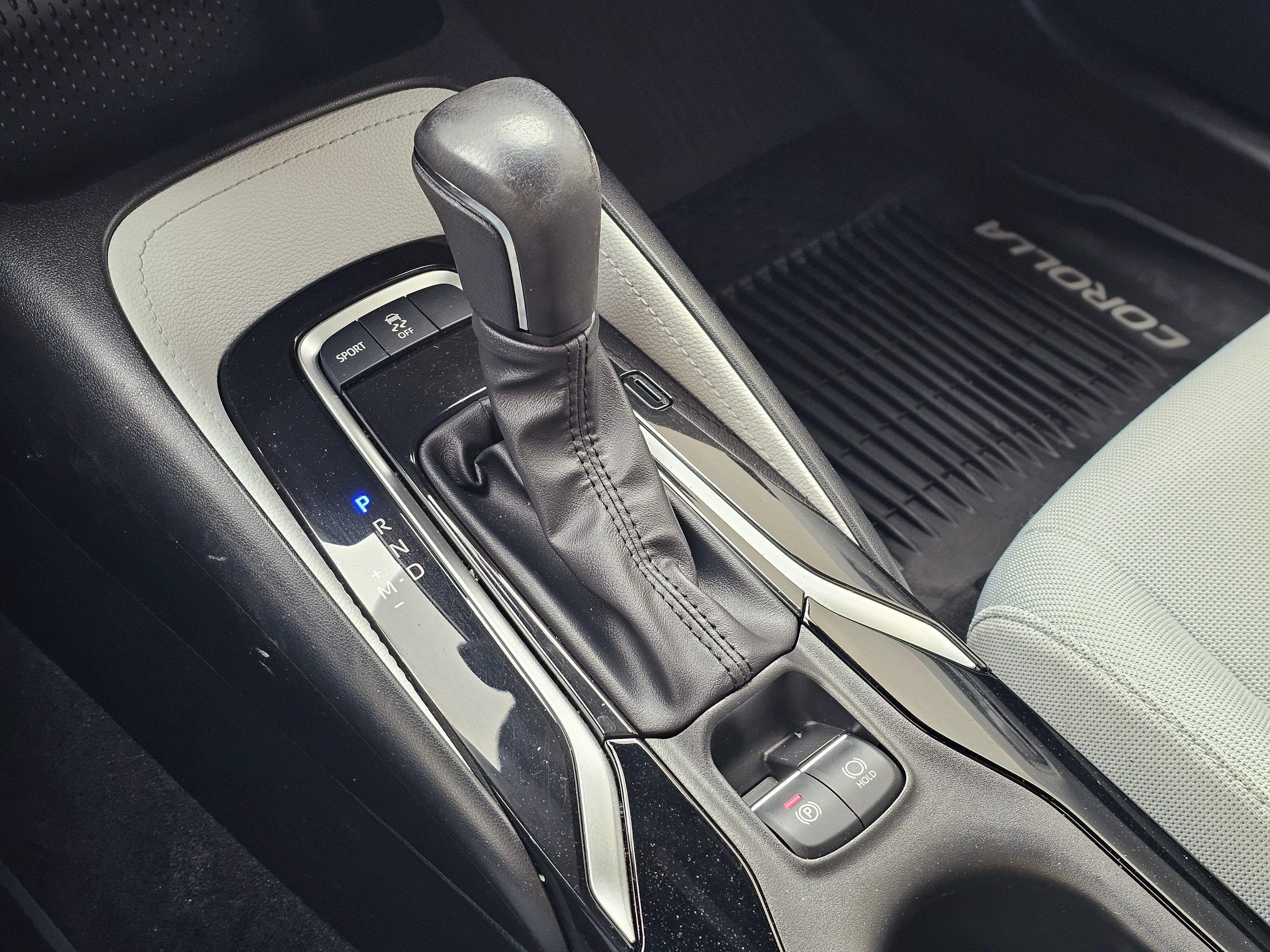 2022 Toyota Corolla Hatchback SE