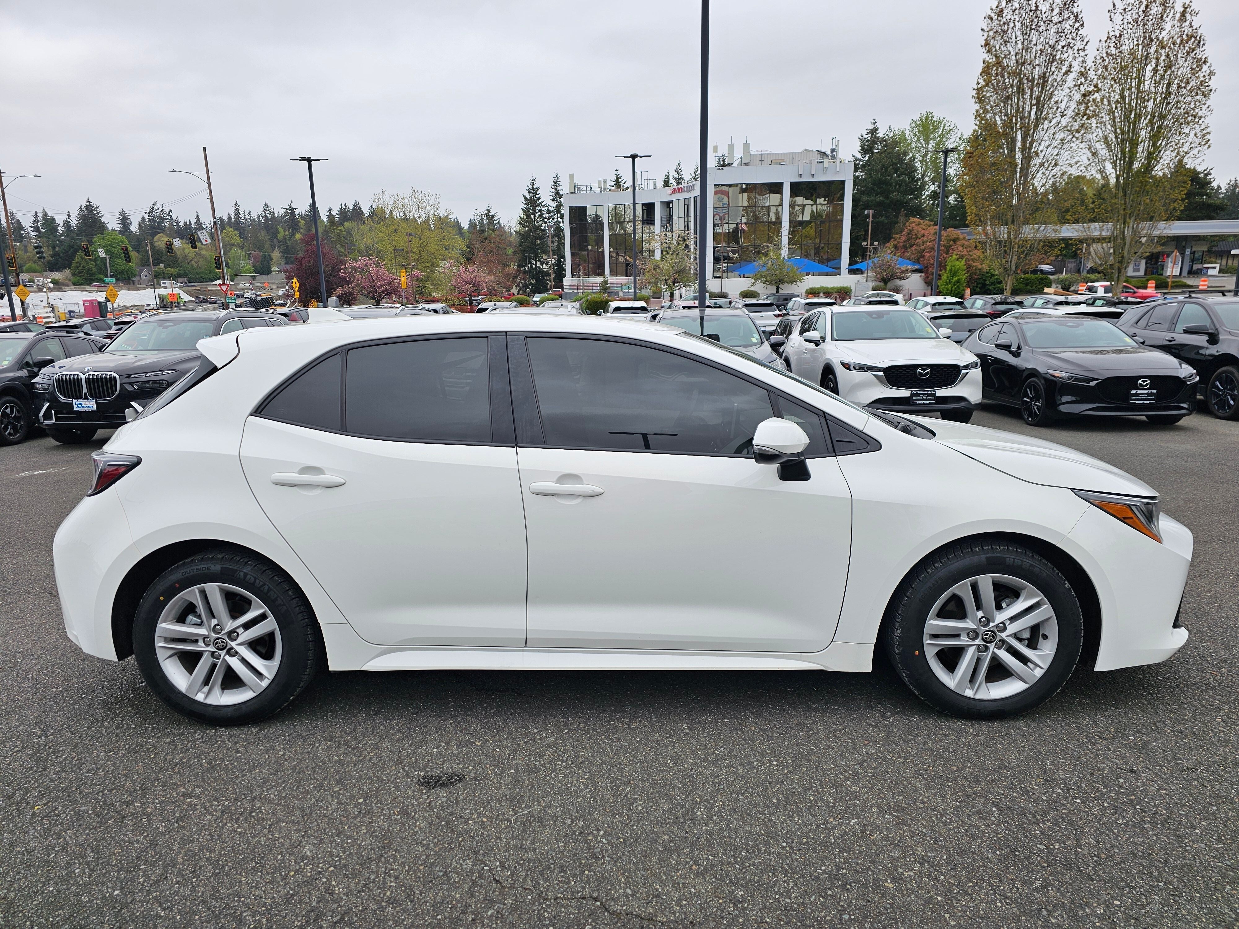 2022 Toyota Corolla Hatchback SE