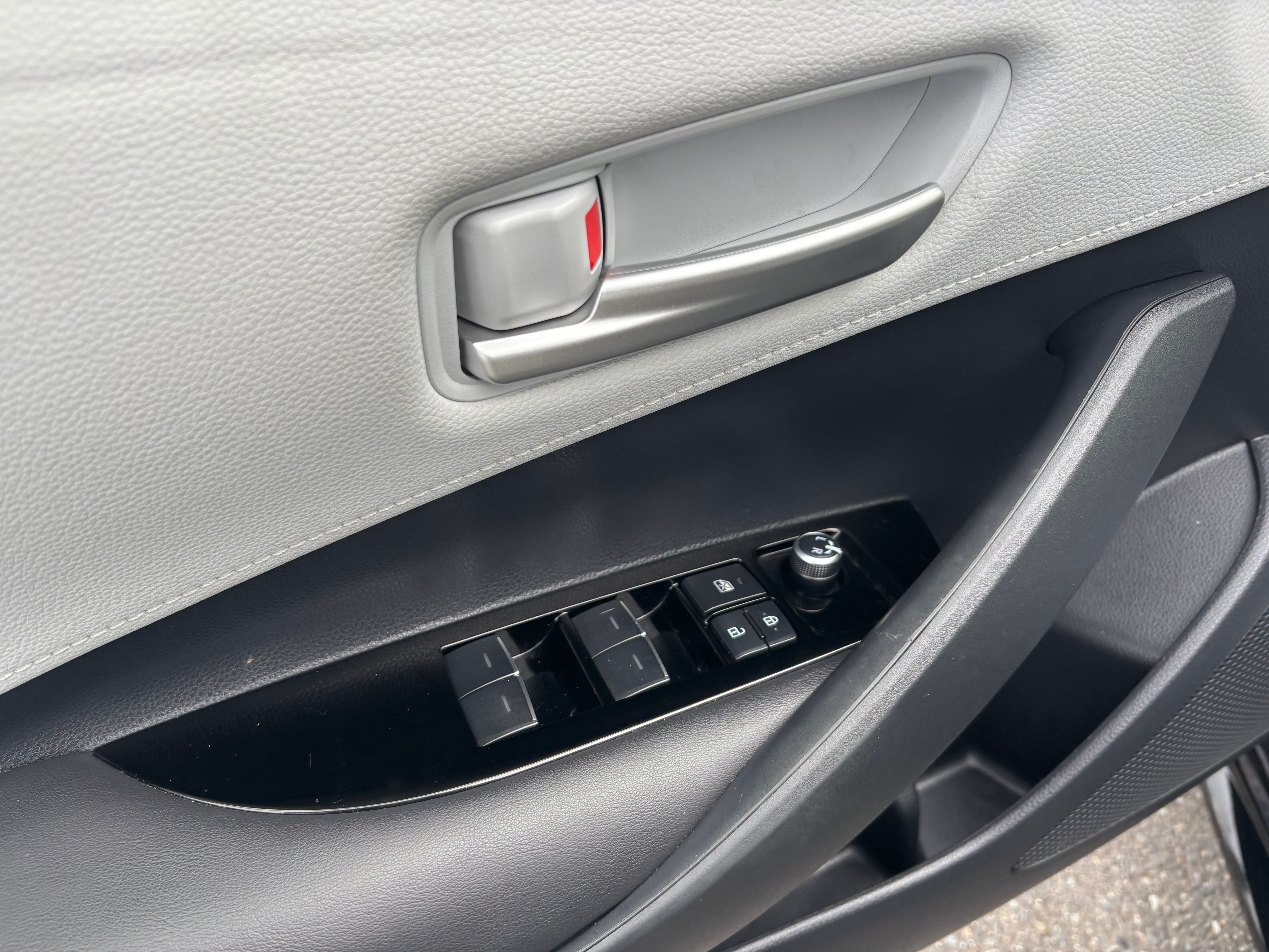 2019 Toyota Corolla Hatchback SE