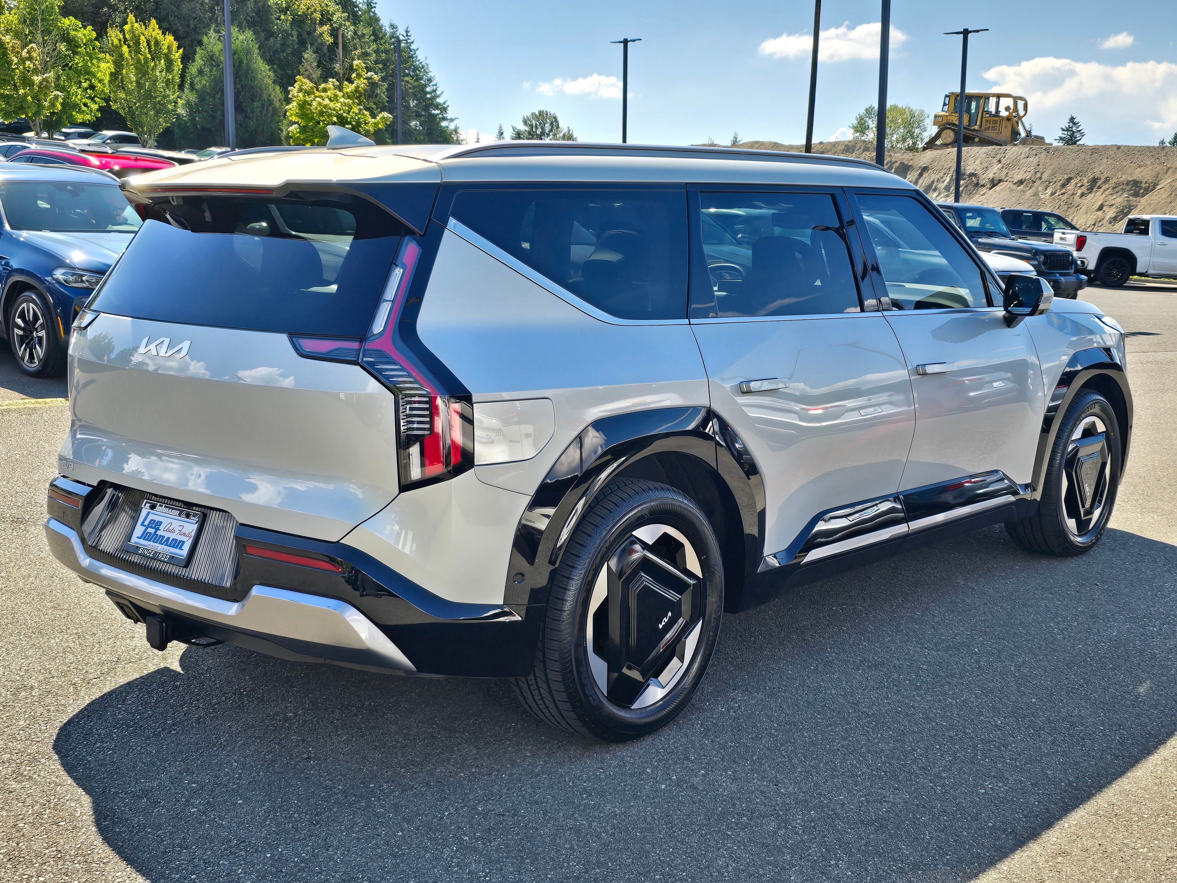 2024 Kia EV9 Land