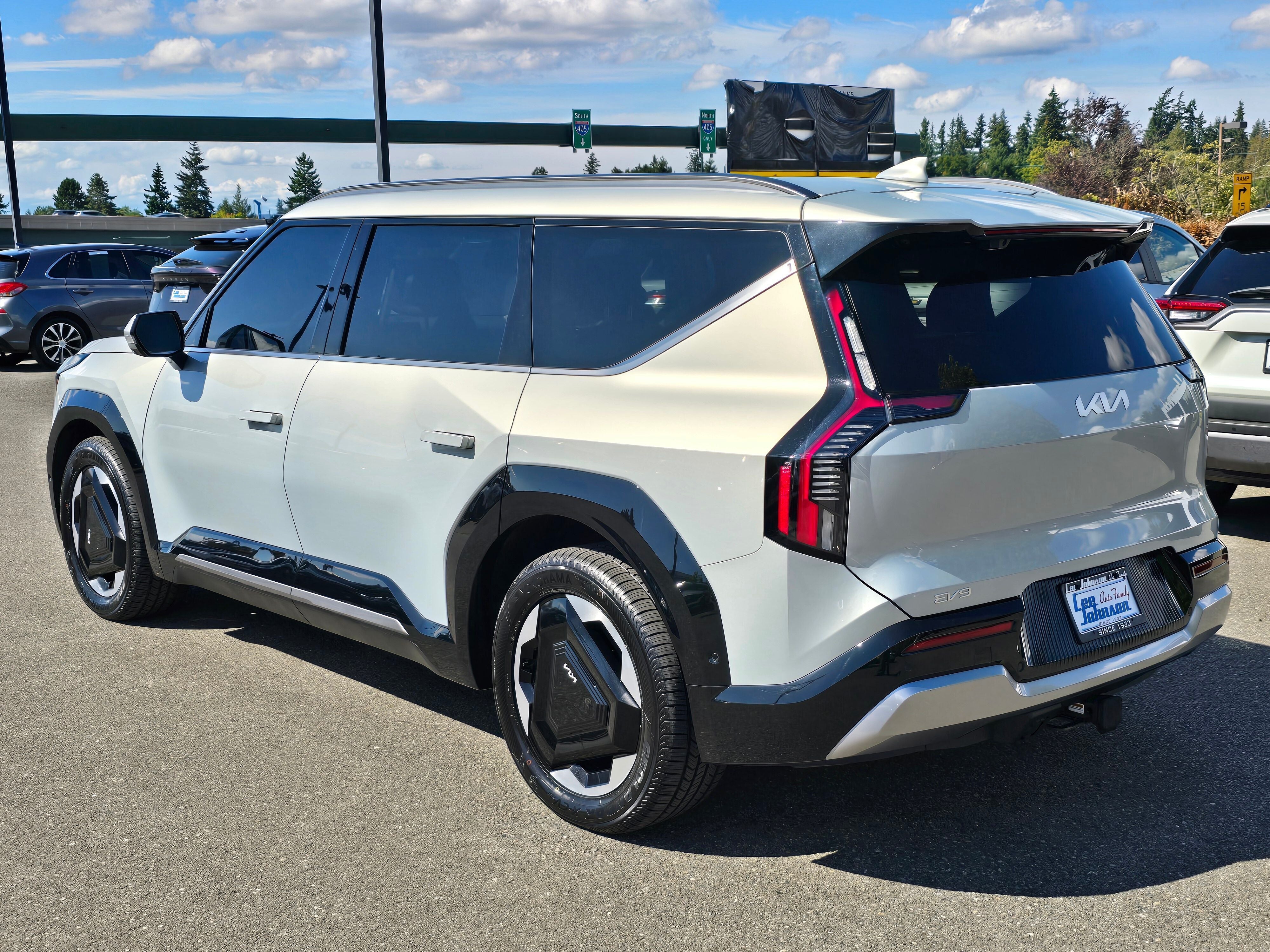 2024 Kia EV9 Land