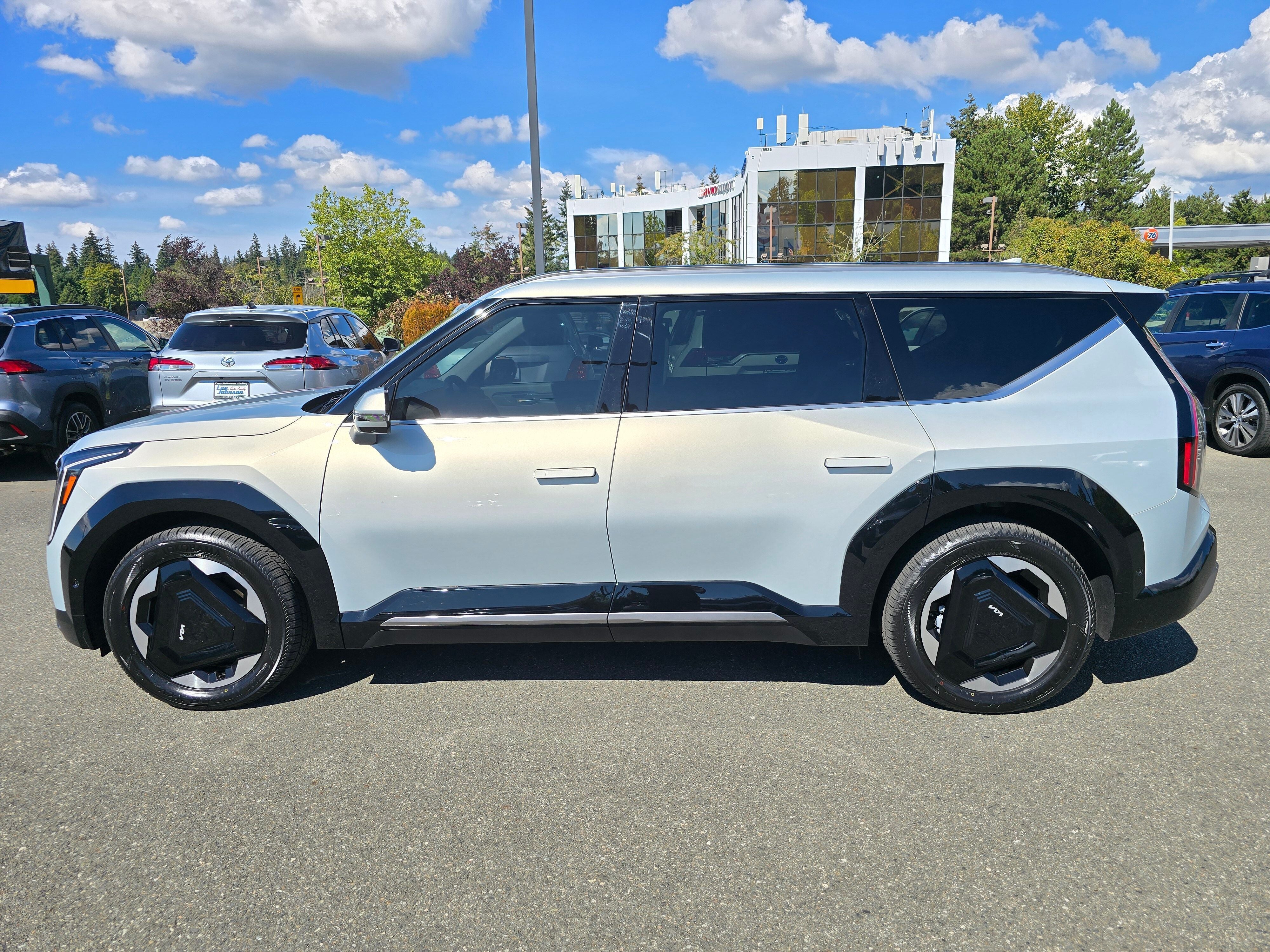 2024 Kia EV9 Land