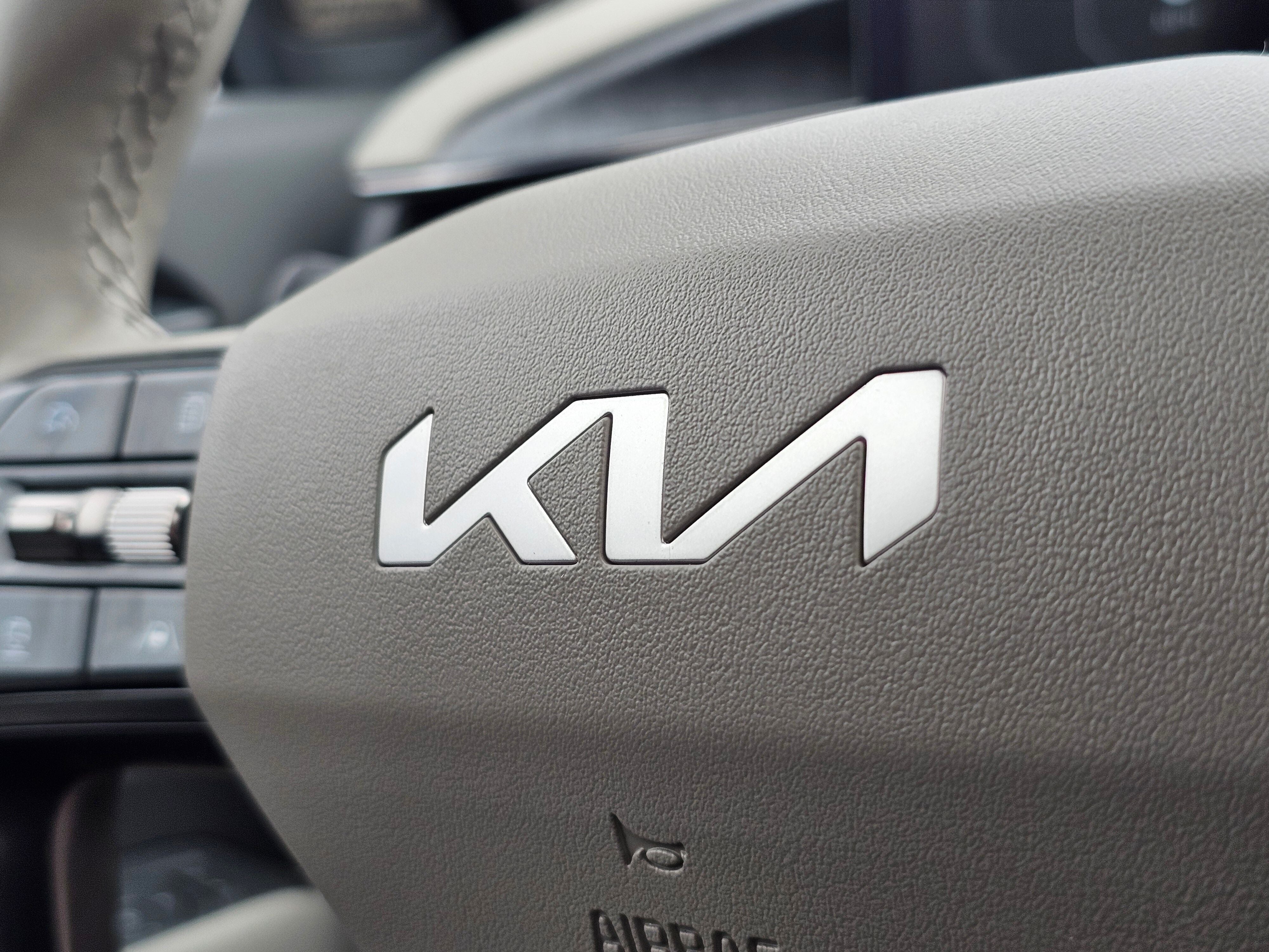 2024 Kia EV9 Land