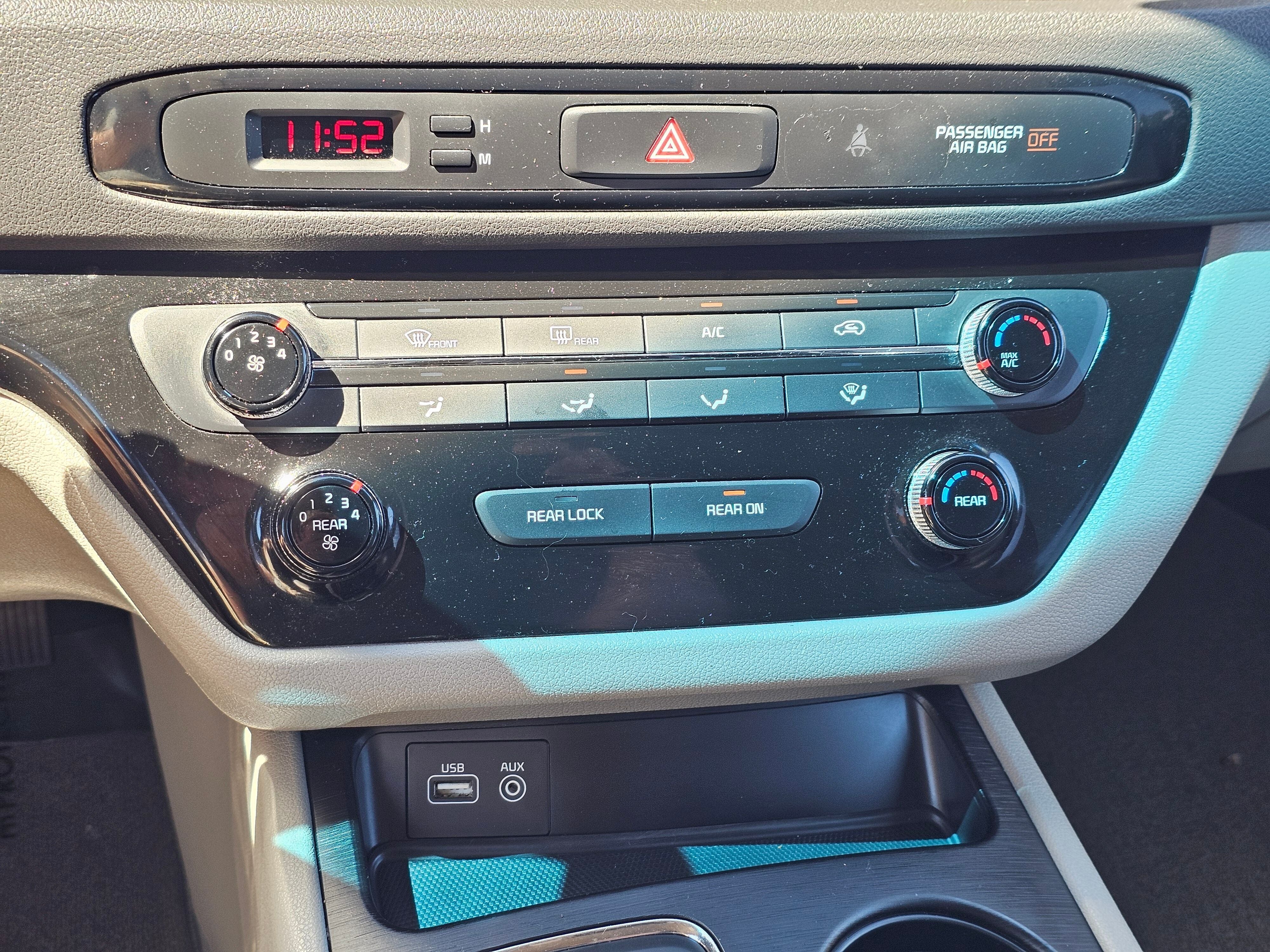 2017 Kia Sedona LX