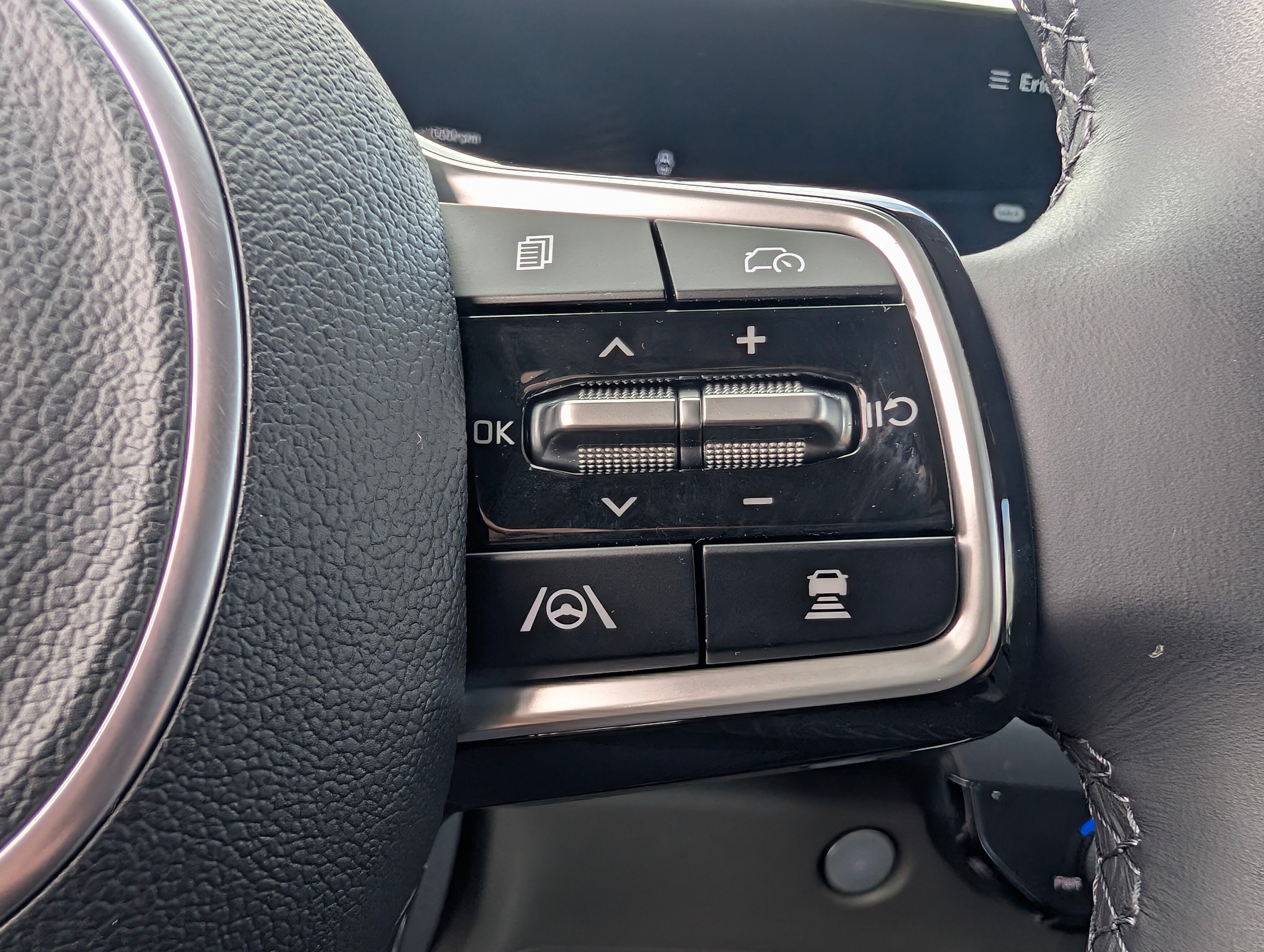 2025 Kia Carnival MPV LXS