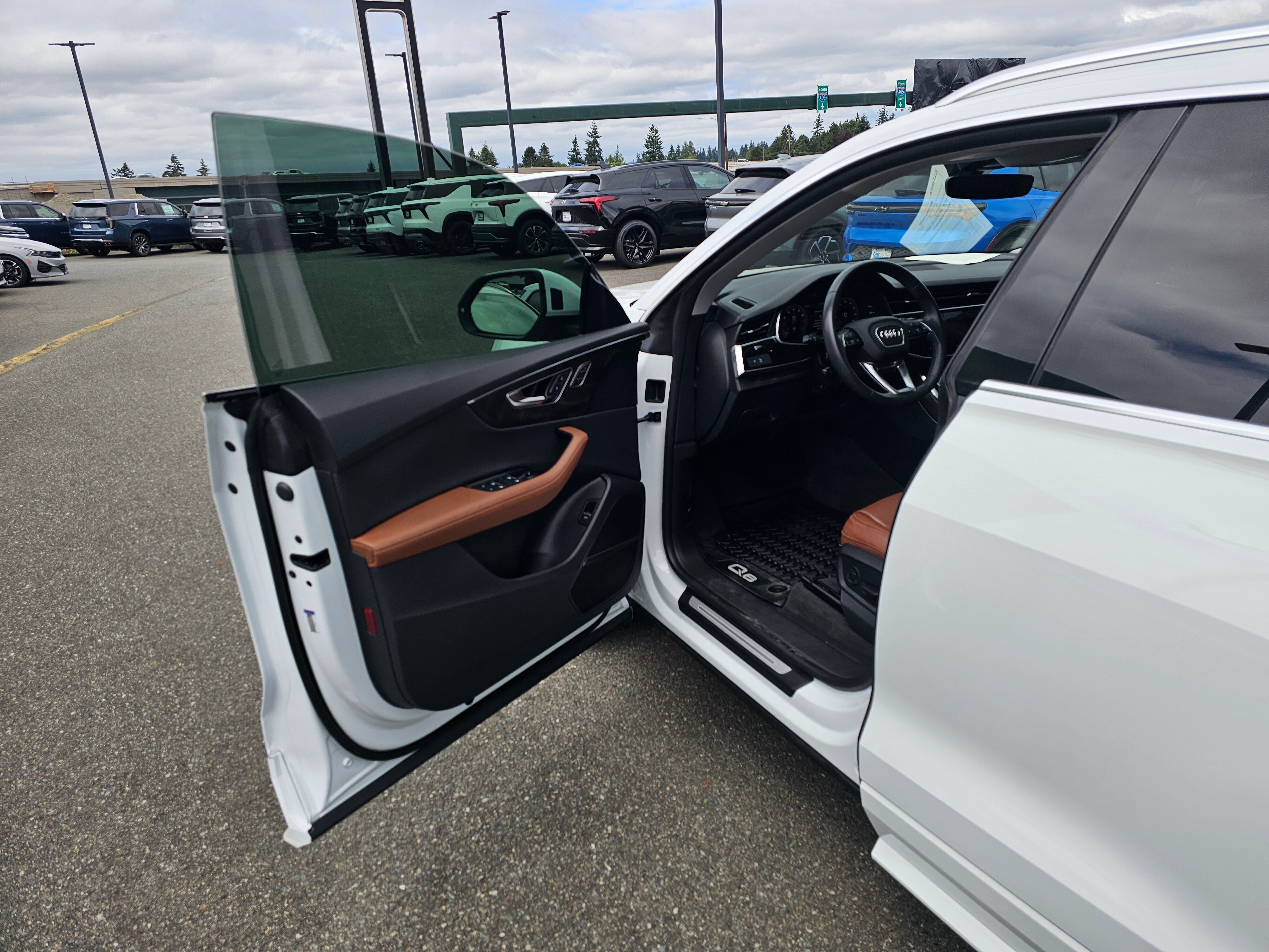 2023 Audi Q8 Premium Plus