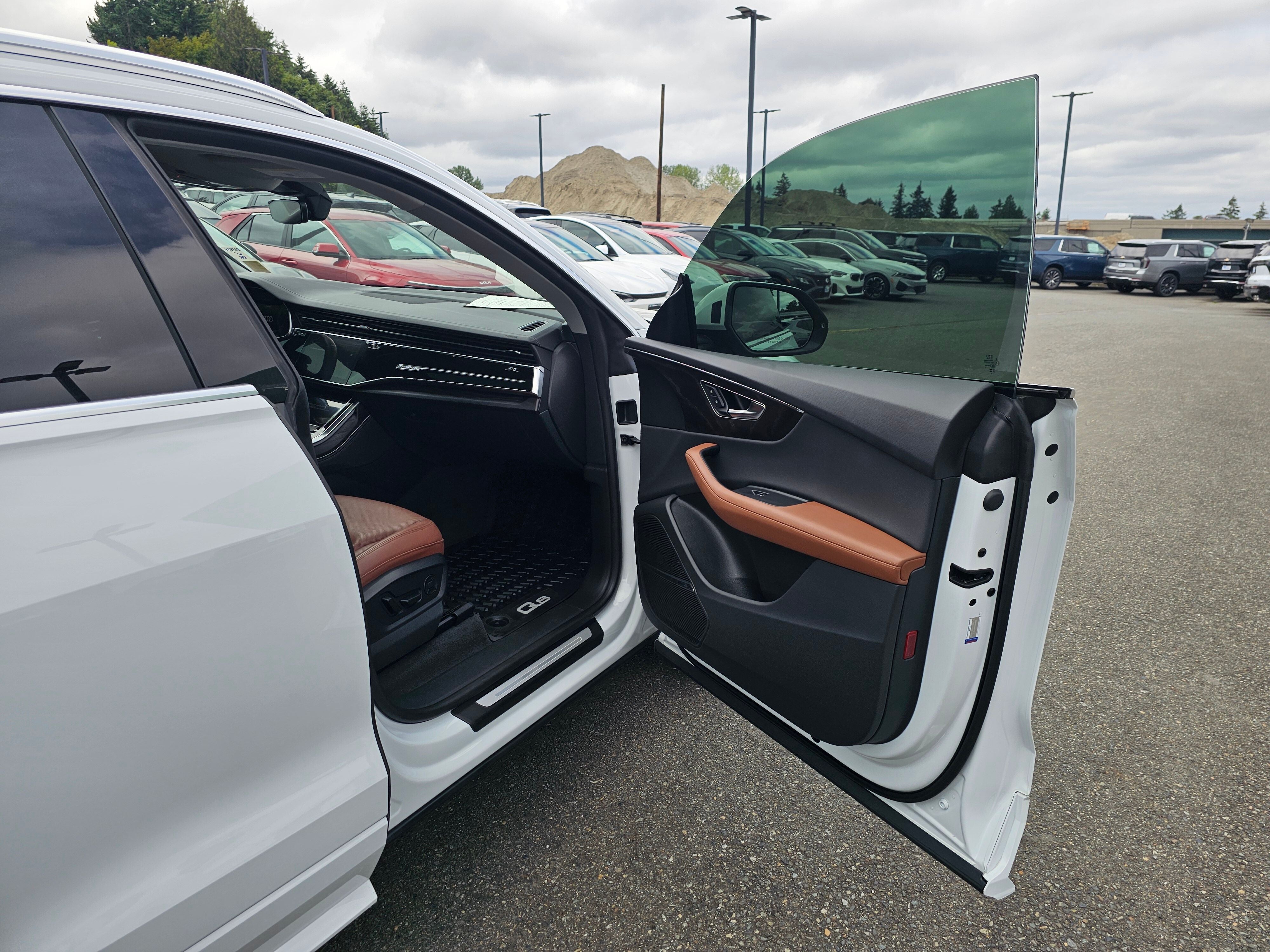 2023 Audi Q8 Premium Plus