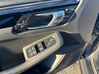 2024 Porsche Macan NA