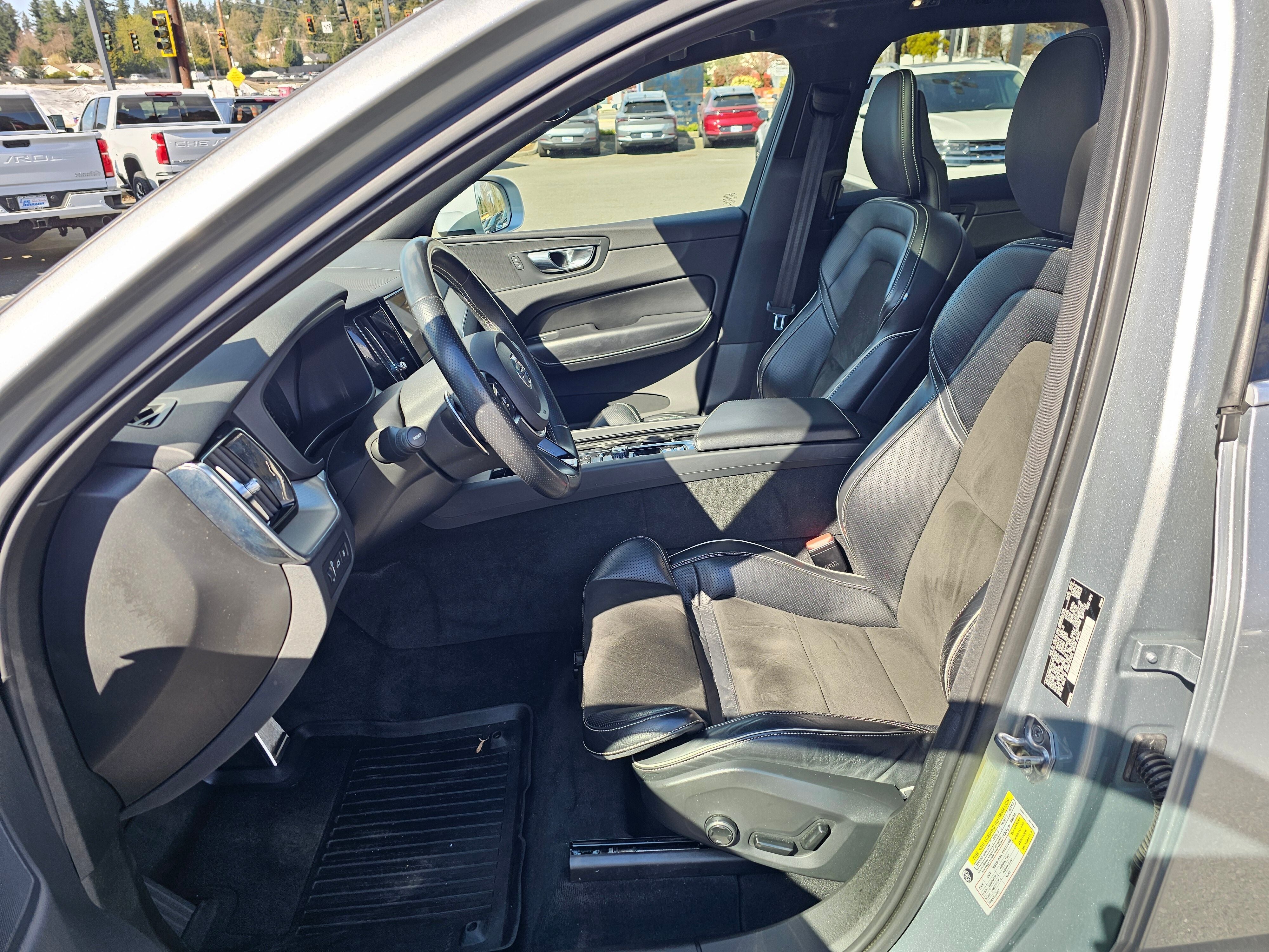 2018 Volvo XC60 R-Design