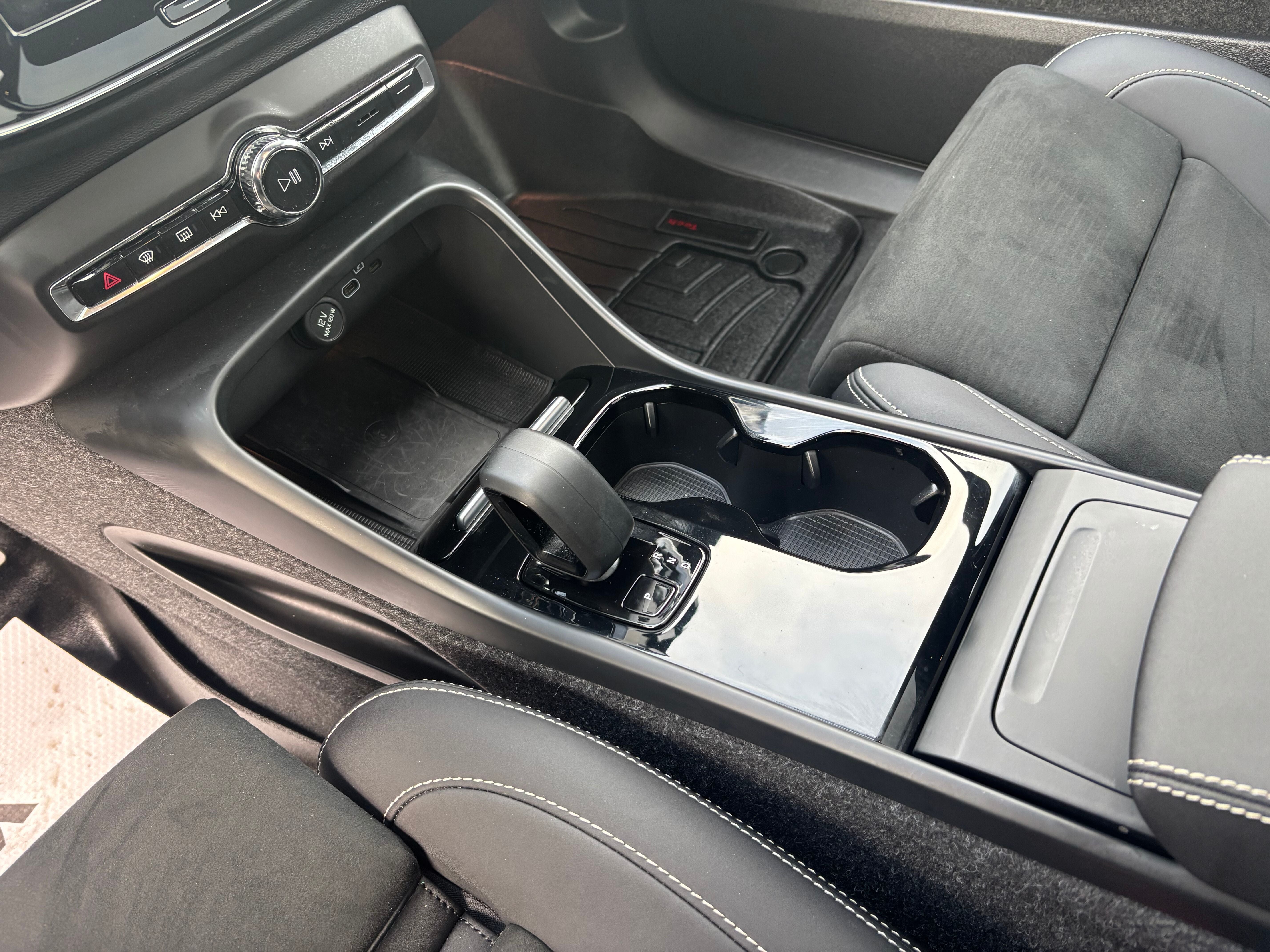 2022 Volvo XC40 Recharge Pure Electr Twin Ultimate