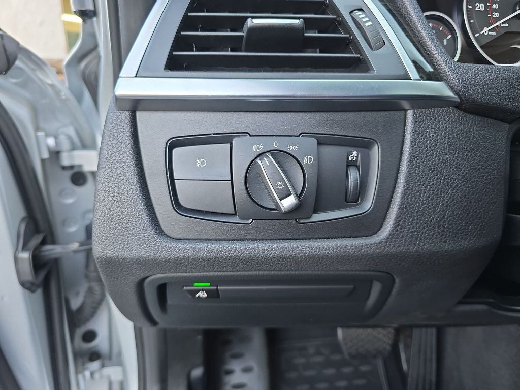 2018 BMW 3 Series 330i