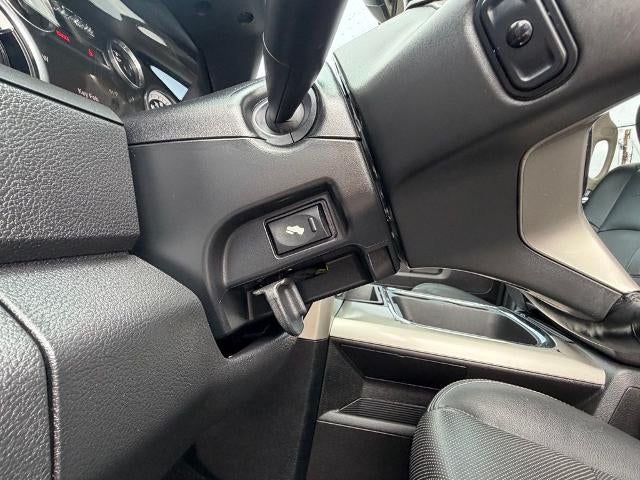 2016 RAM 1500 4WD Crew Cab 5.7 Ft Box Laramie